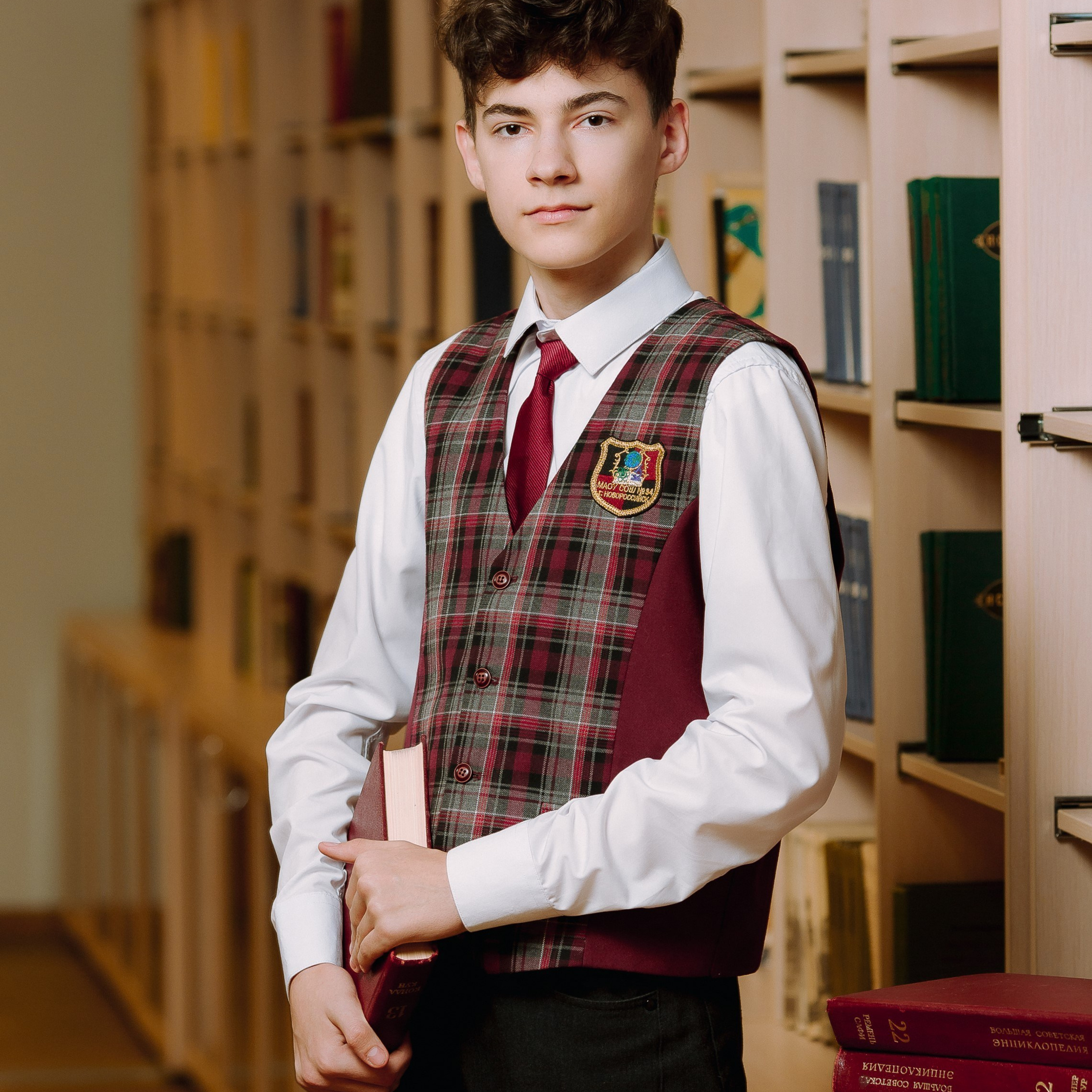 Библиотека- старшая школа портреты