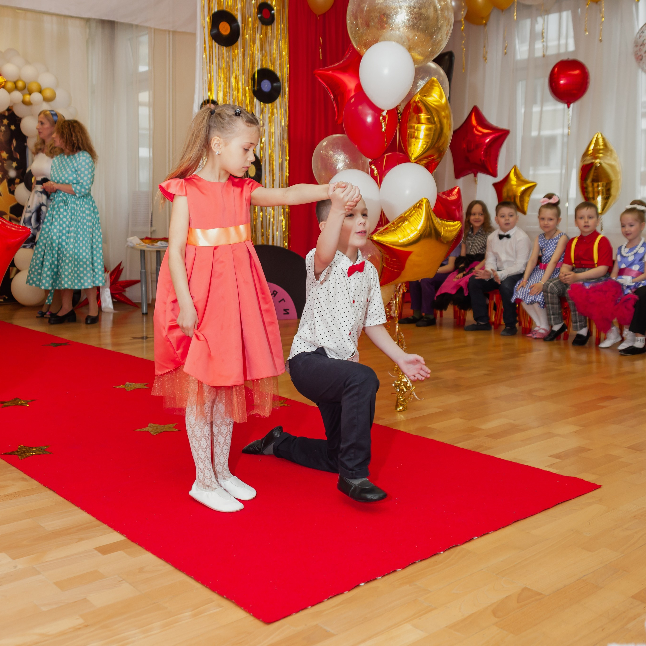 Репортажная съемка с выпускного в детском саду в Москве и Московской области. Фотограф в Москве и Московской области Олег Подлесных