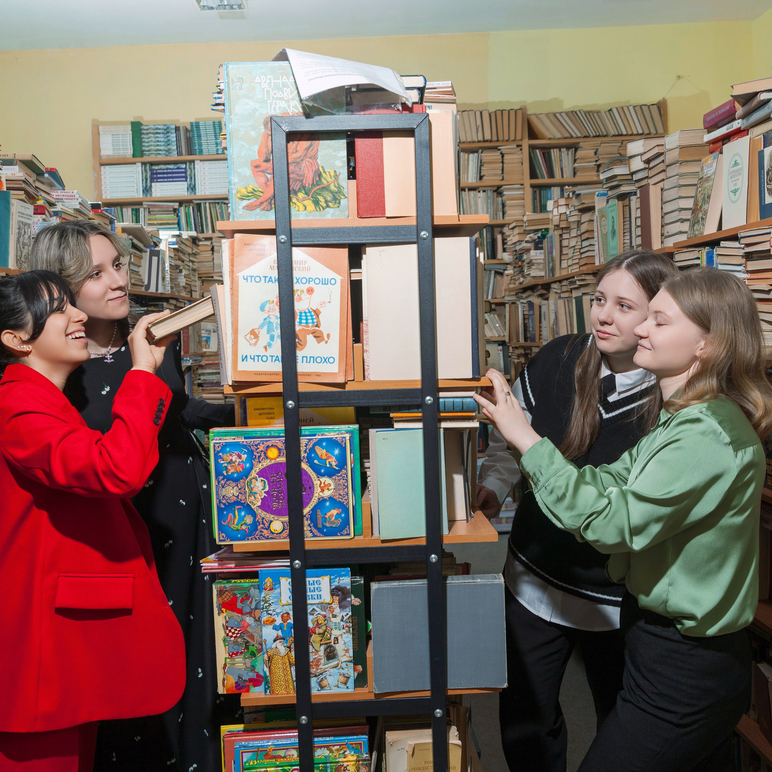 Групповые фотографии с друзьями в школе и детском саду неотъемлемая часть школьной жизни. Фотограф в Москве и Московской области Олег Подлесных