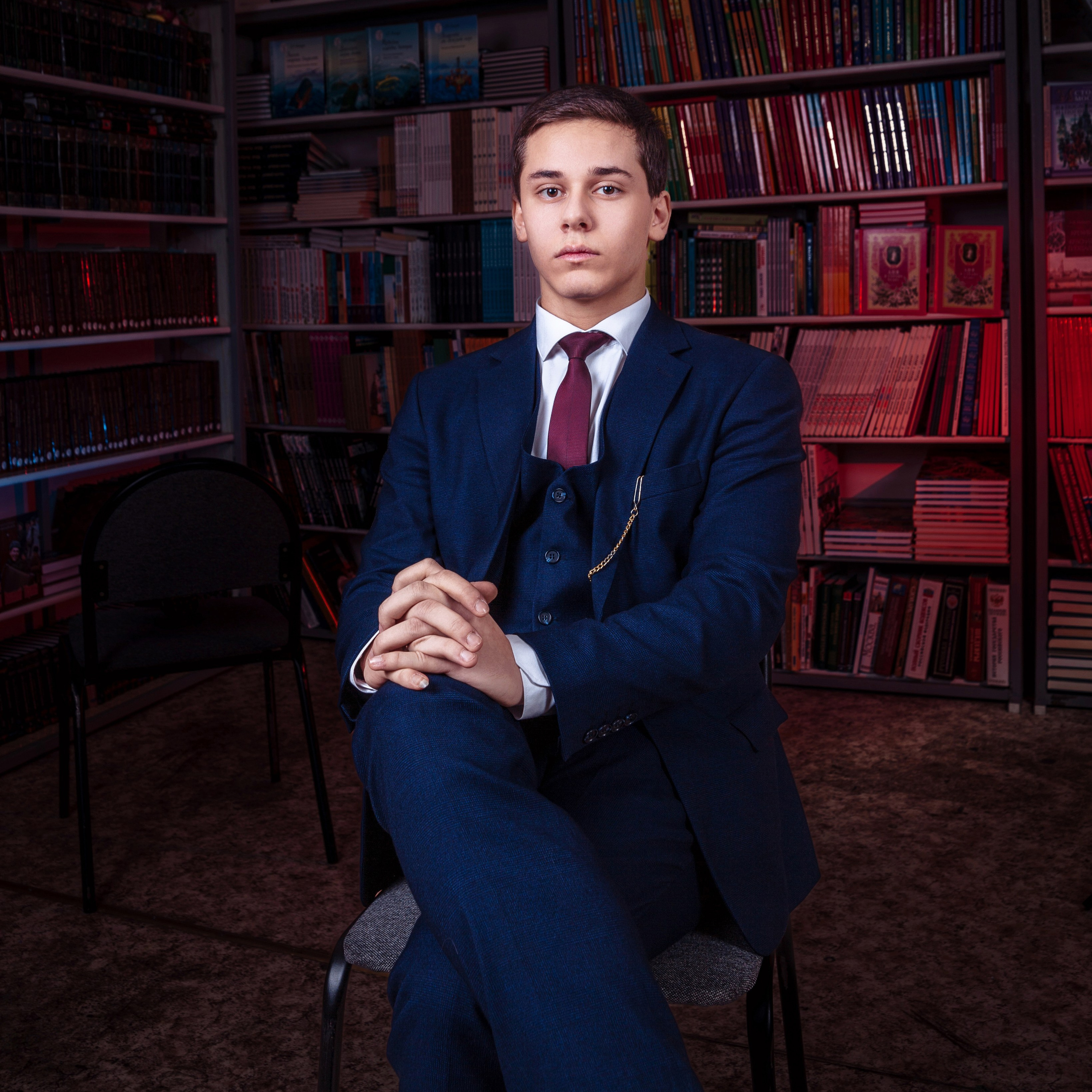 Примеры позирования учеников школы и воспитанников детского сада для фотосъемки на выпускной альбом. Фотограф в Москве и Московской области Олег Подлесных