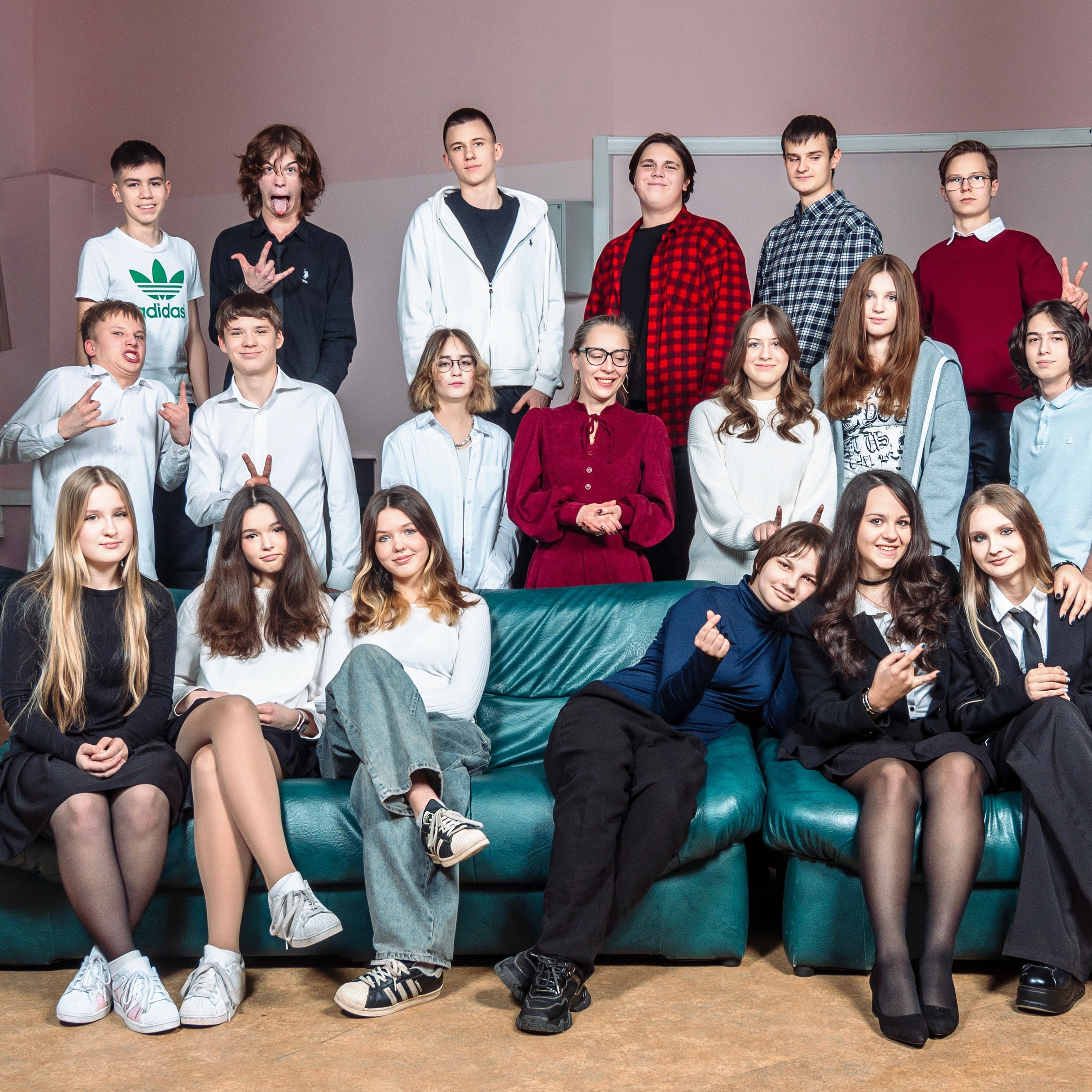 Фотосъемка портретной части выпускного альбома в школьной библиотеке. Фотограф в Москве и Московской области Олег Подлесных