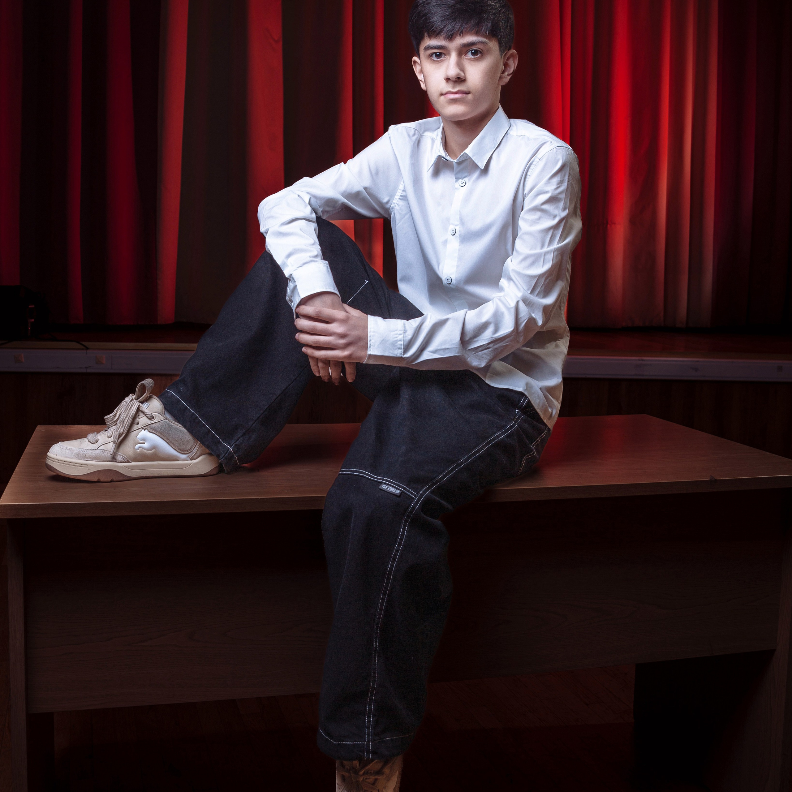 Примеры позирования учеников школы и воспитанников детского сада для фотосъемки на выпускной альбом. Фотограф в Москве и Московской области Олег Подлесных