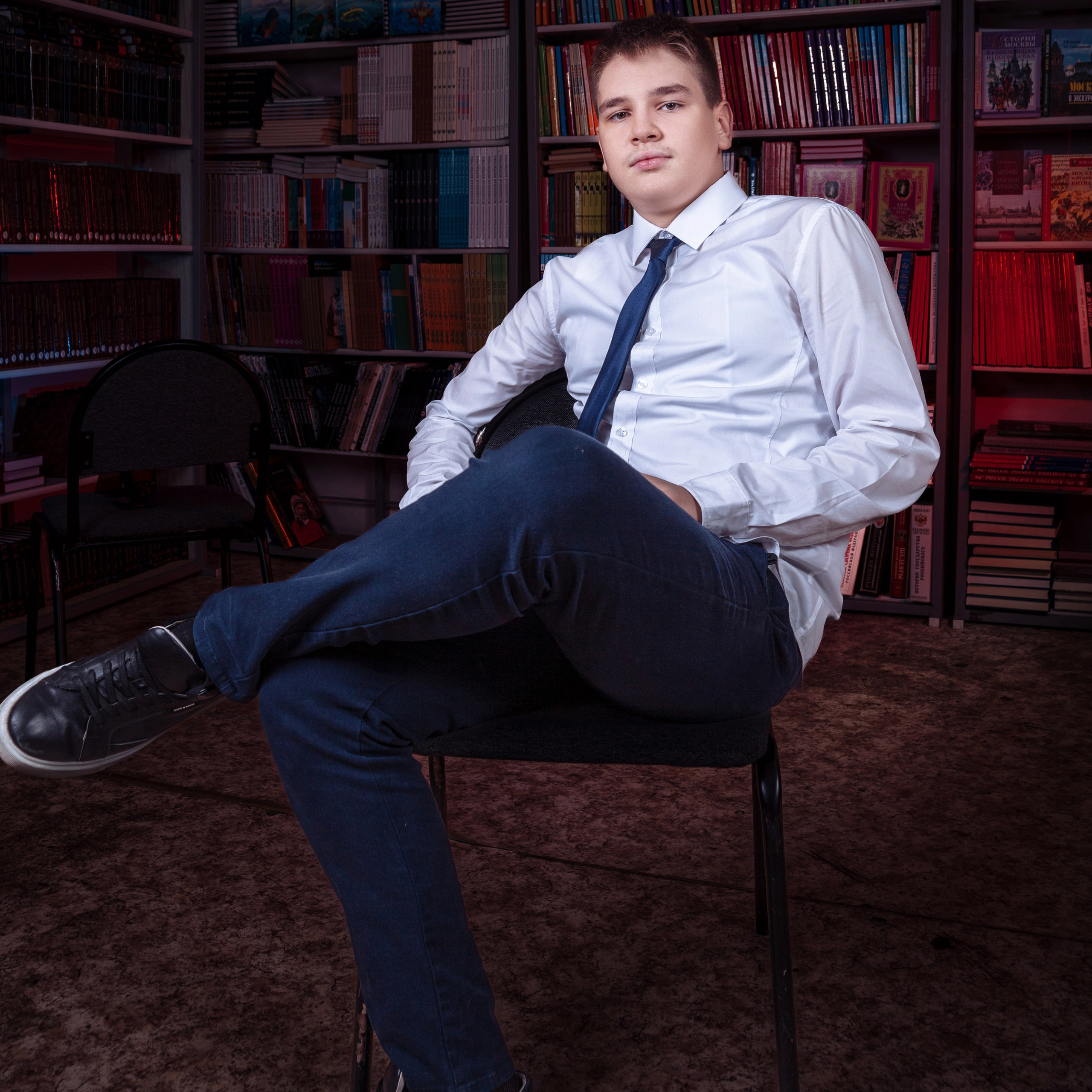 Примеры позирования учеников школы и воспитанников детского сада для фотосъемки на выпускной альбом. Фотограф в Москве и Московской области Олег Подлесных