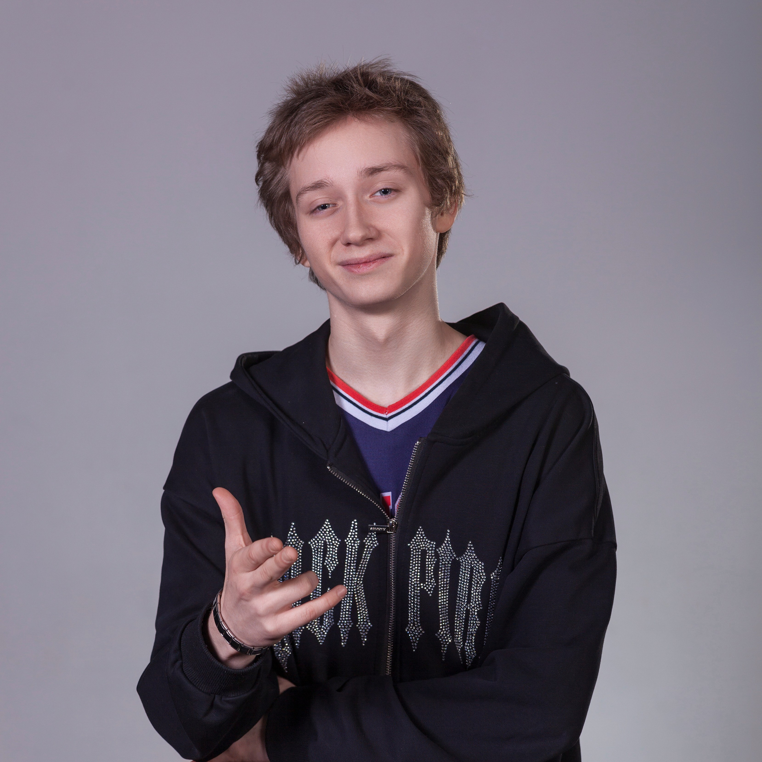 Примеры позирования учеников школы и воспитанников детского сада для фотосъемки на выпускной альбом. Фотограф в Москве и Московской области Олег Подлесных