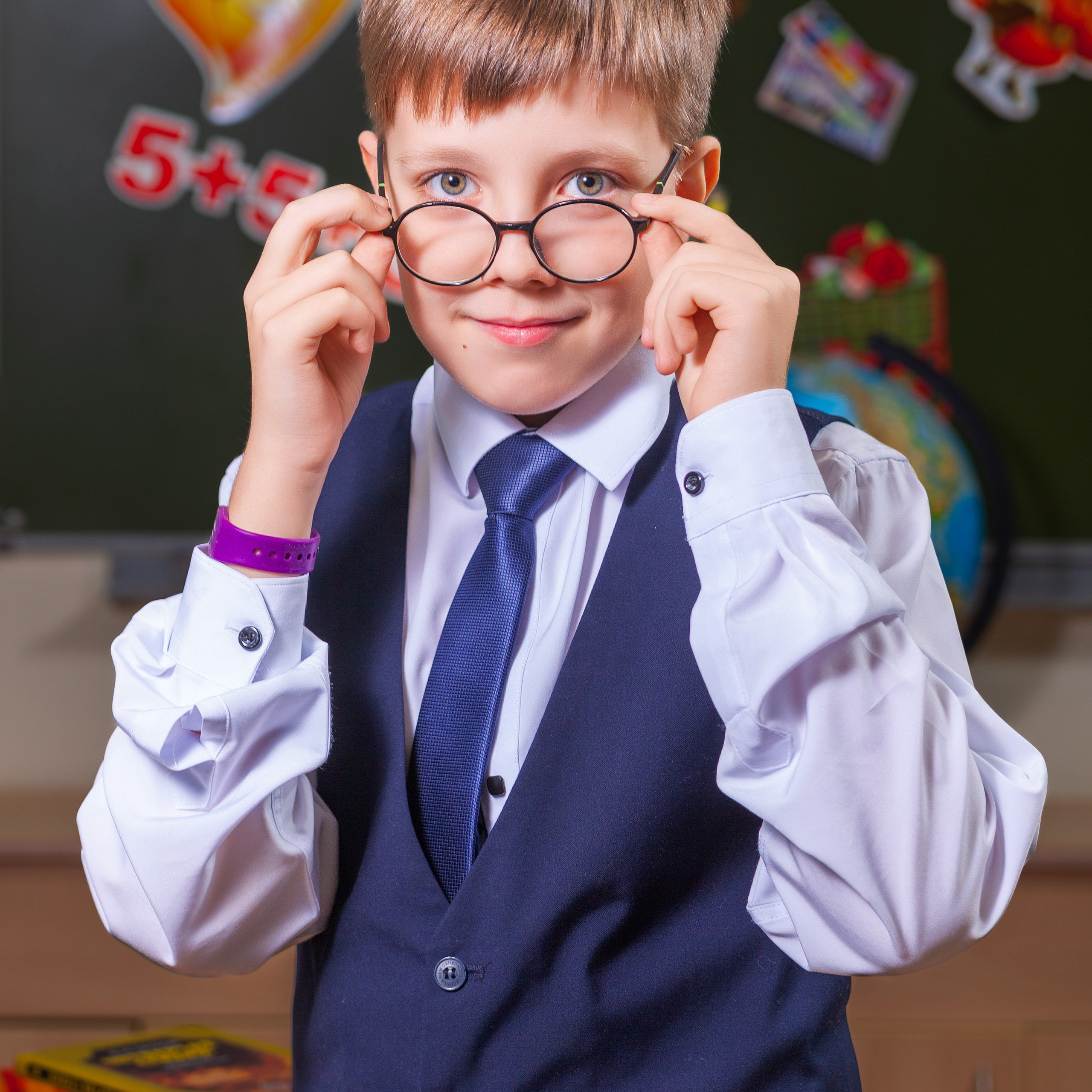 Примеры позирования учеников школы и воспитанников детского сада для фотосъемки на выпускной альбом. Фотограф в Москве и Московской области Олег Подлесных