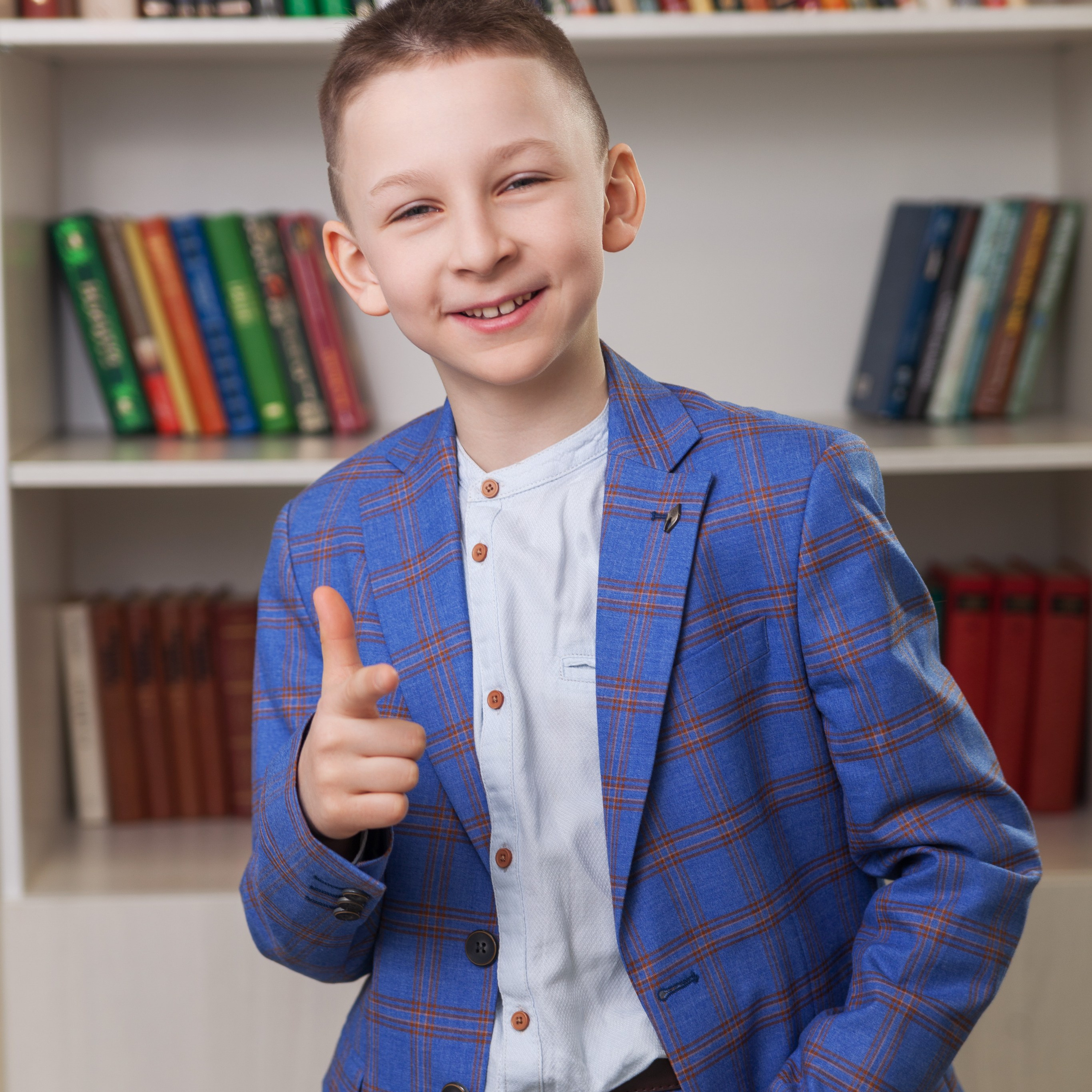 Примеры позирования учеников школы и воспитанников детского сада для фотосъемки на выпускной альбом. Фотограф в Москве и Московской области Олег Подлесных