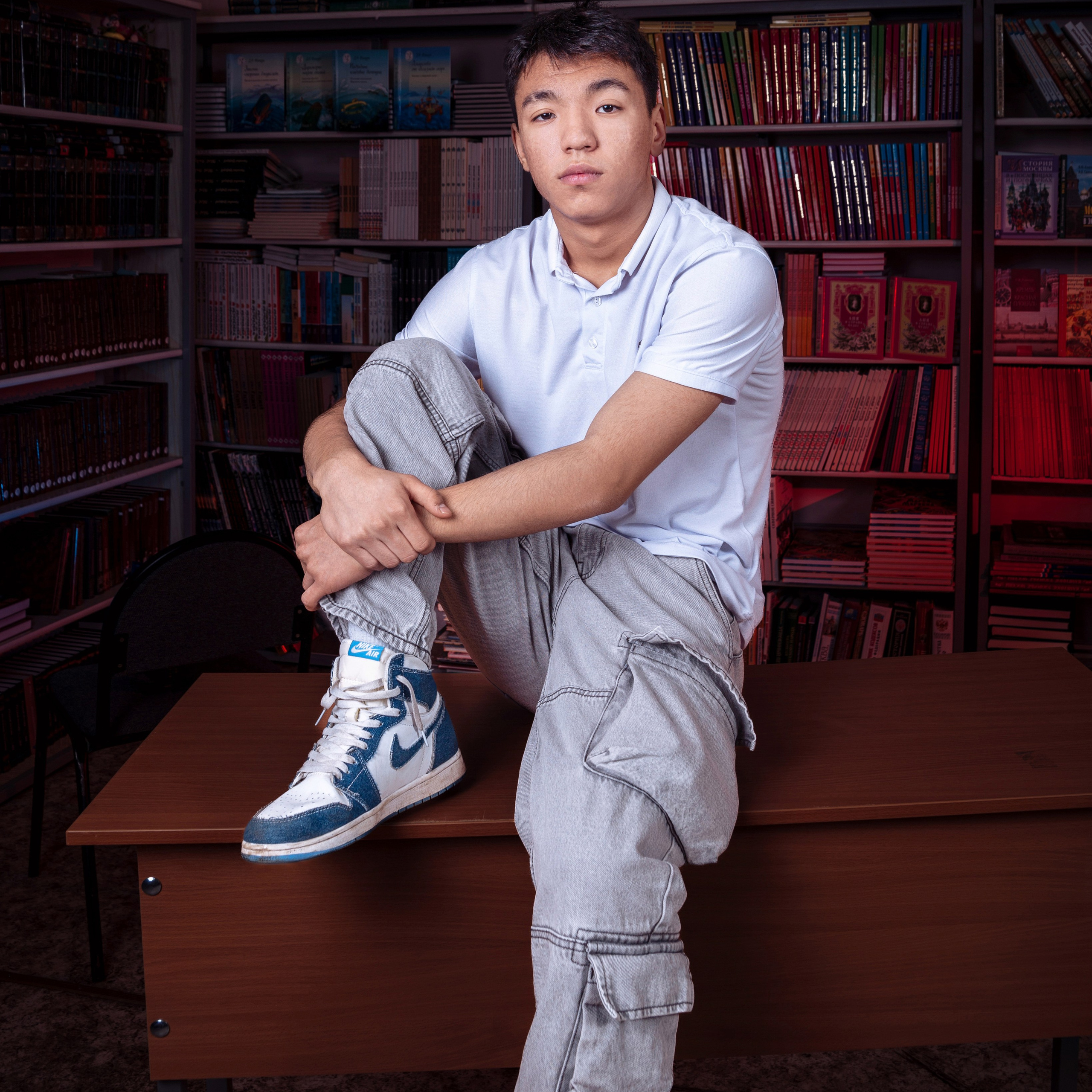 Примеры позирования учеников школы и воспитанников детского сада для фотосъемки на выпускной альбом. Фотограф в Москве и Московской области Олег Подлесных