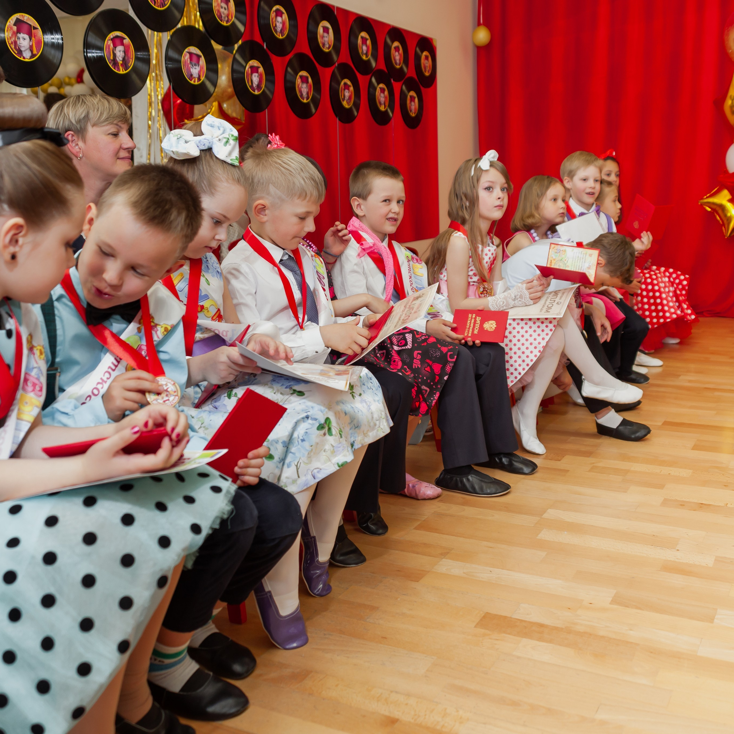 Репортажная съемка с выпускного в детском саду в Москве и Московской области. Фотограф в Москве и Московской области Олег Подлесных