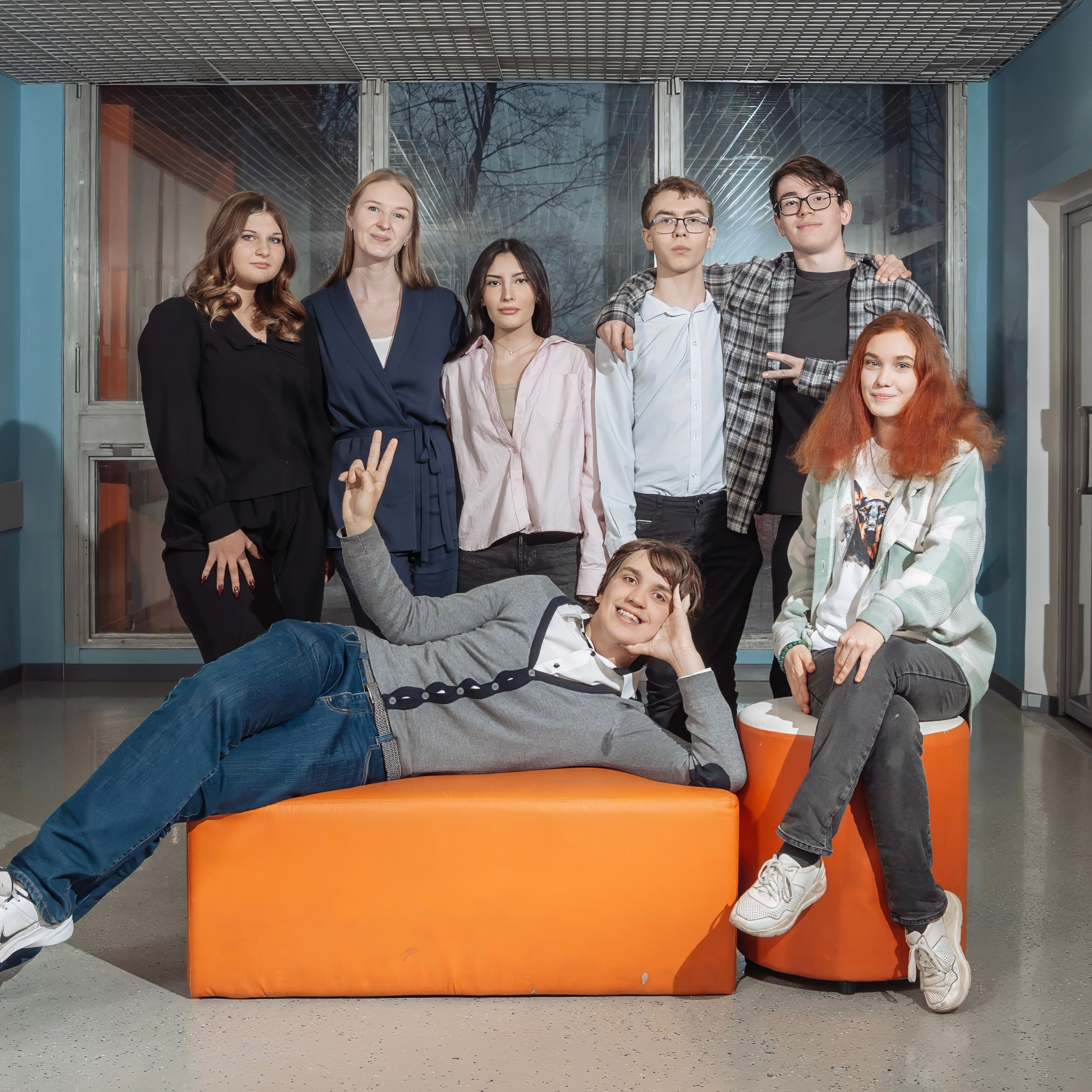 Вариант выпускного альбома для старших классов, обучающихся по химическому профилю в классе химии. Фотограф в Москве и Московской области Олег Подлесных