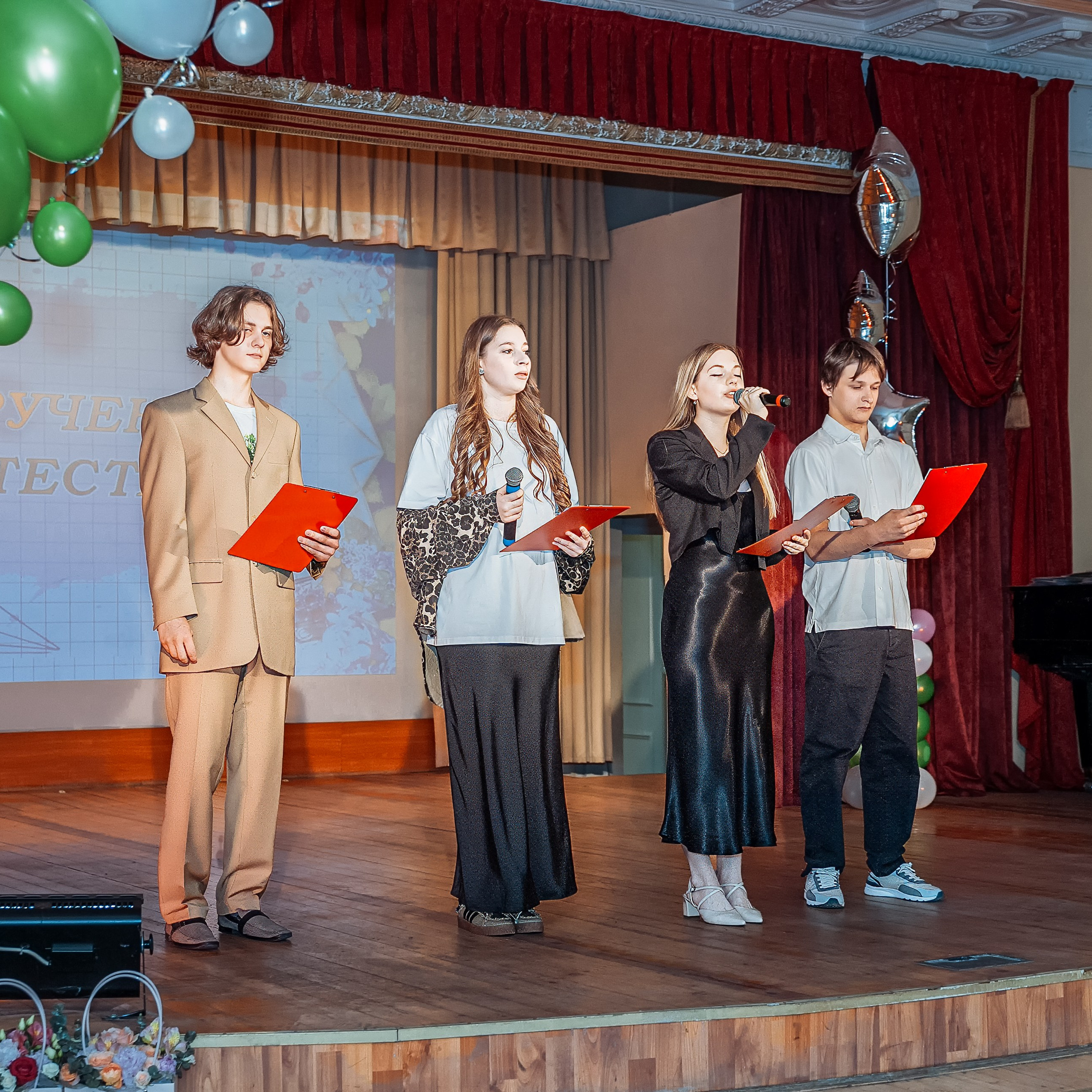 Репортажная съемка последнего звонка в Москве и Московской области. Фотограф в Москве и Московской области Олег Подлесных