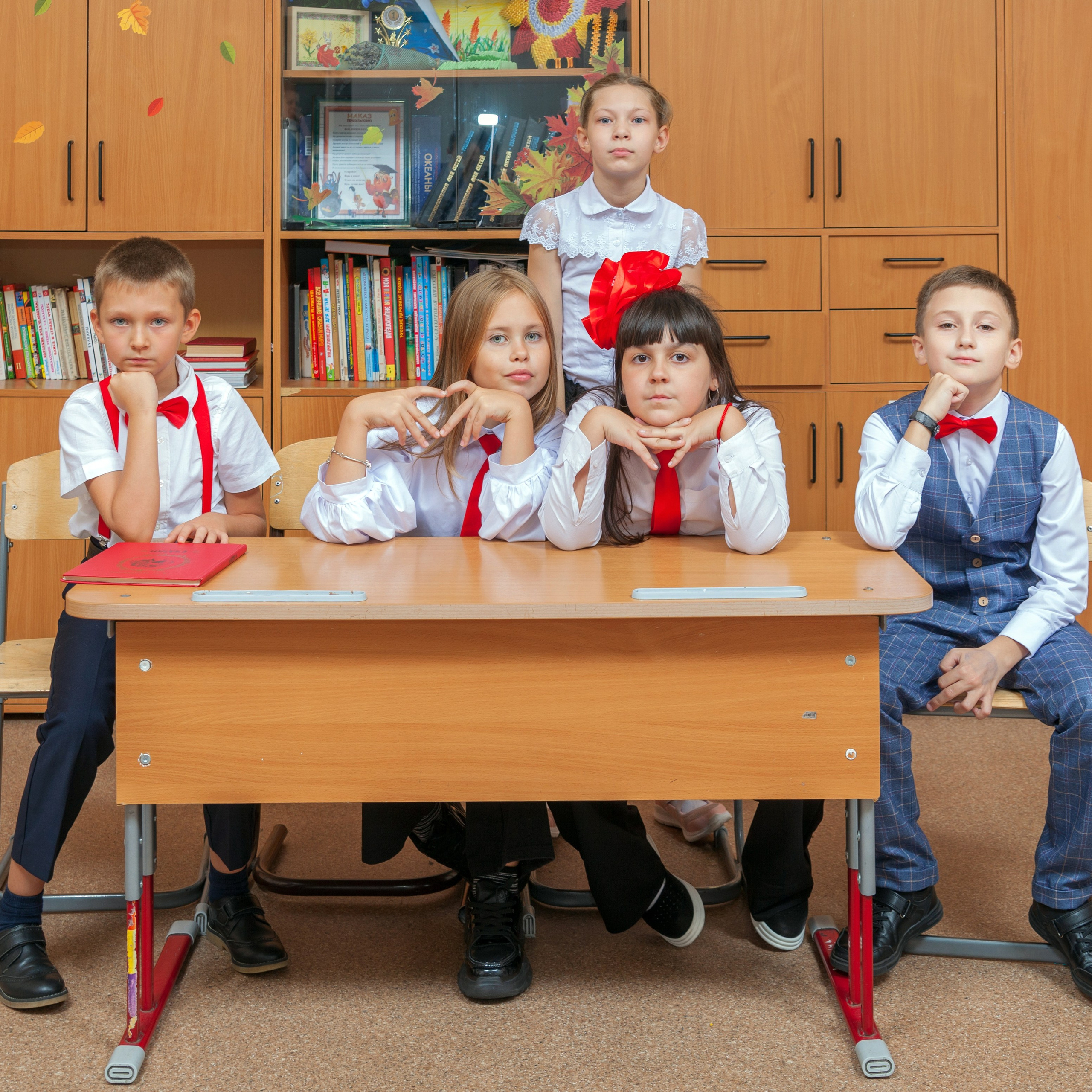 Групповые фотографии с друзьями в школе и детском саду неотъемлемая часть школьной жизни. Фотограф в Москве и Московской области Олег Подлесных