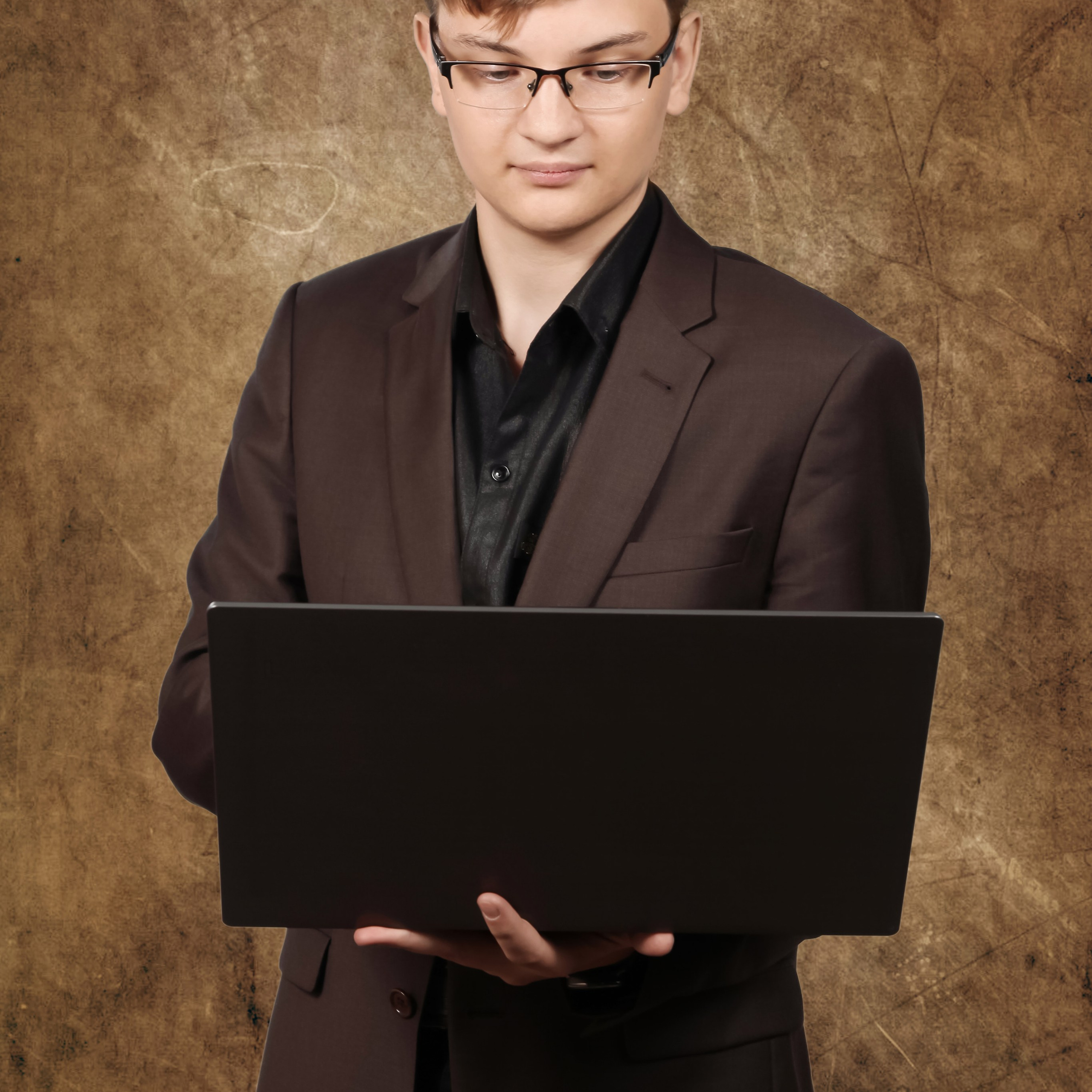 Примеры позирования учеников школы и воспитанников детского сада для фотосъемки на выпускной альбом. Фотограф в Москве и Московской области Олег Подлесных