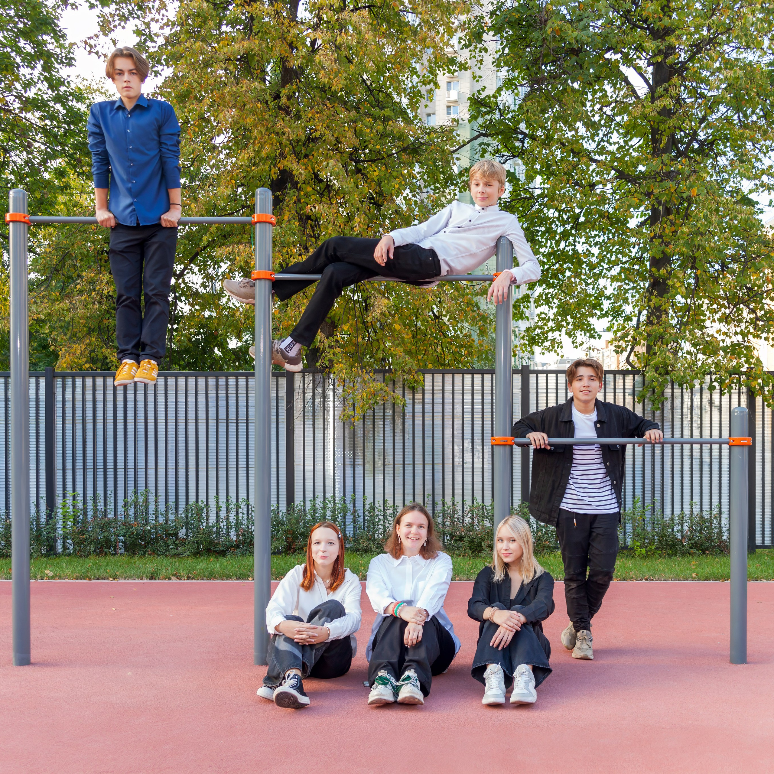 Групповые фотографии с друзьями в школе и детском саду неотъемлемая часть школьной жизни. Фотограф в Москве и Московской области Олег Подлесных