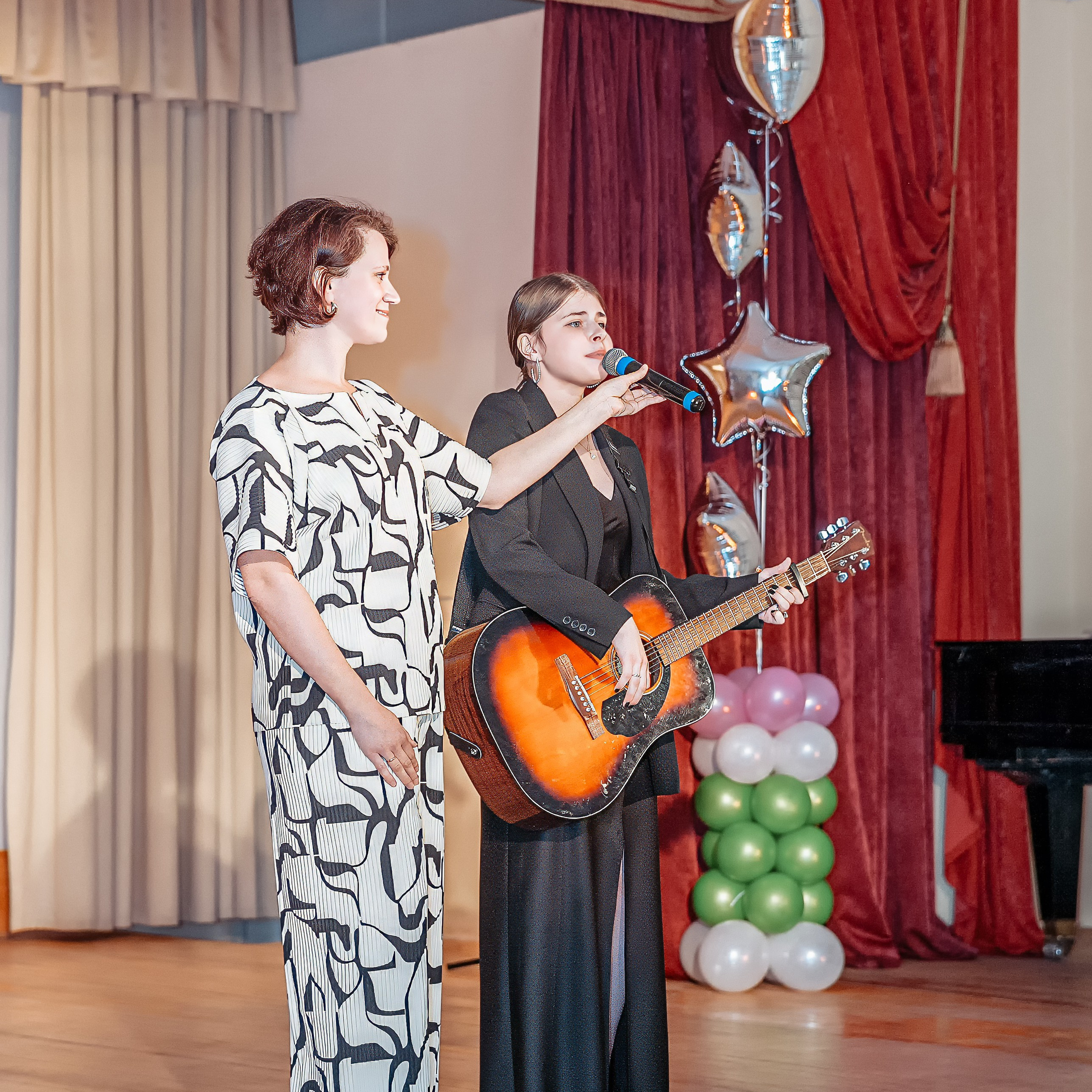 Репортажная съемка последнего звонка в Москве и Московской области. Фотограф в Москве и Московской области Олег Подлесных