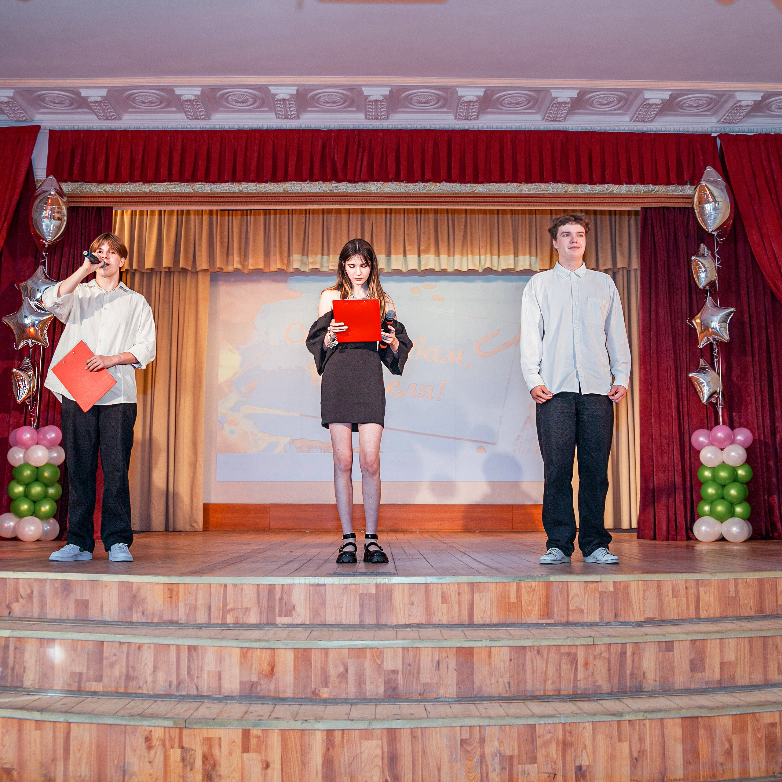 Репортажная съемка последнего звонка в Москве и Московской области. Фотограф в Москве и Московской области Олег Подлесных