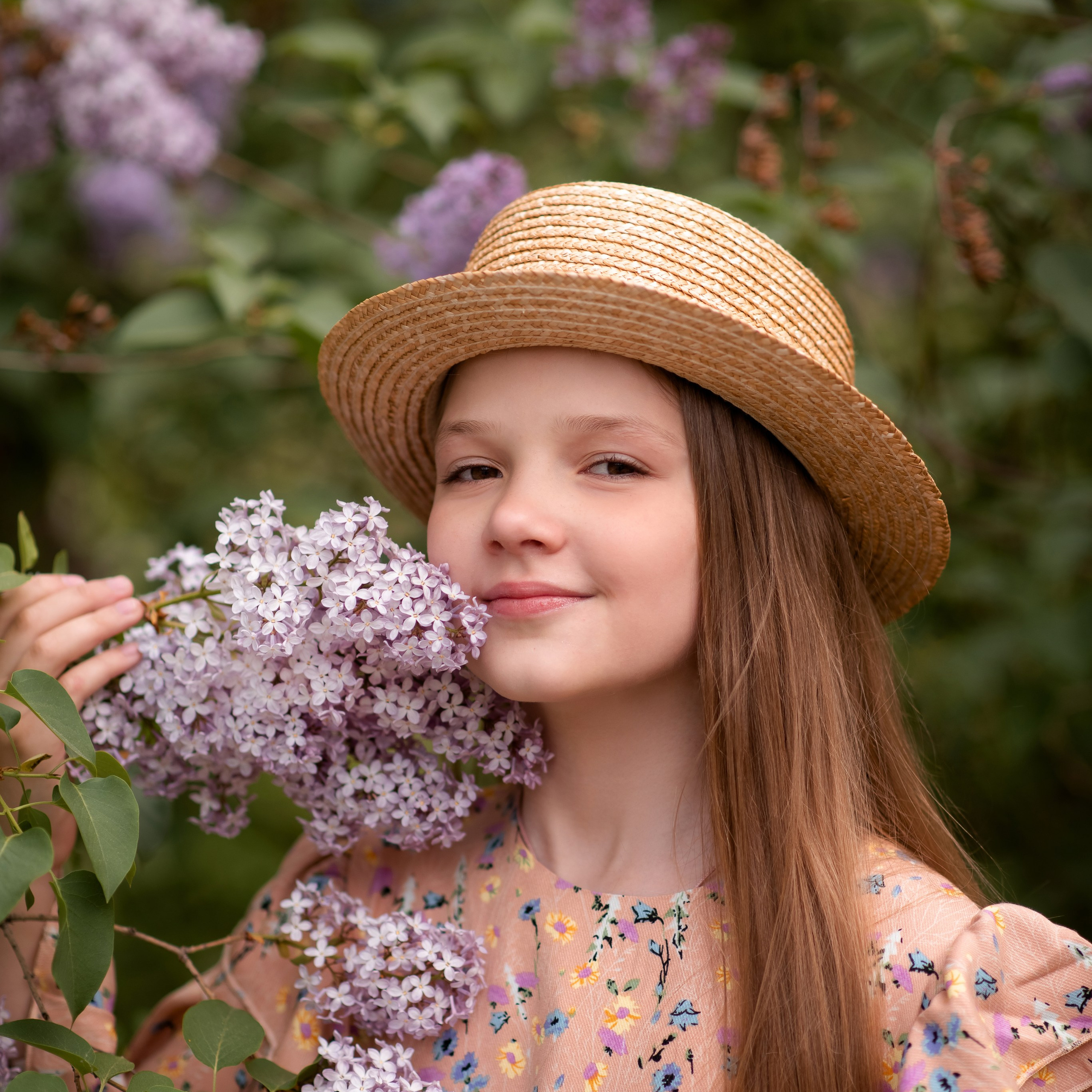 Александра. Фотосессия в&nbsp;цветущей сирени