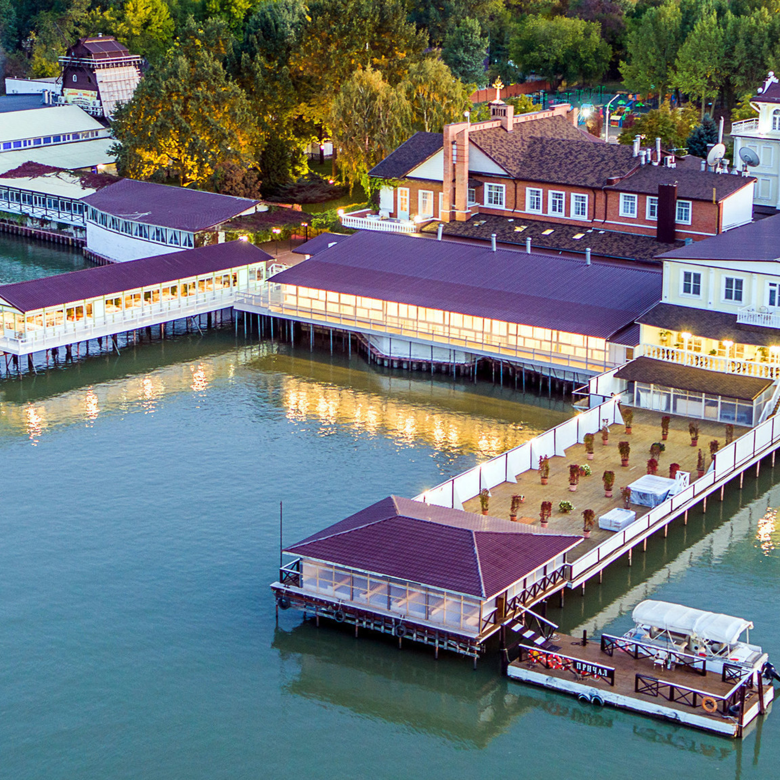 Петровский причал