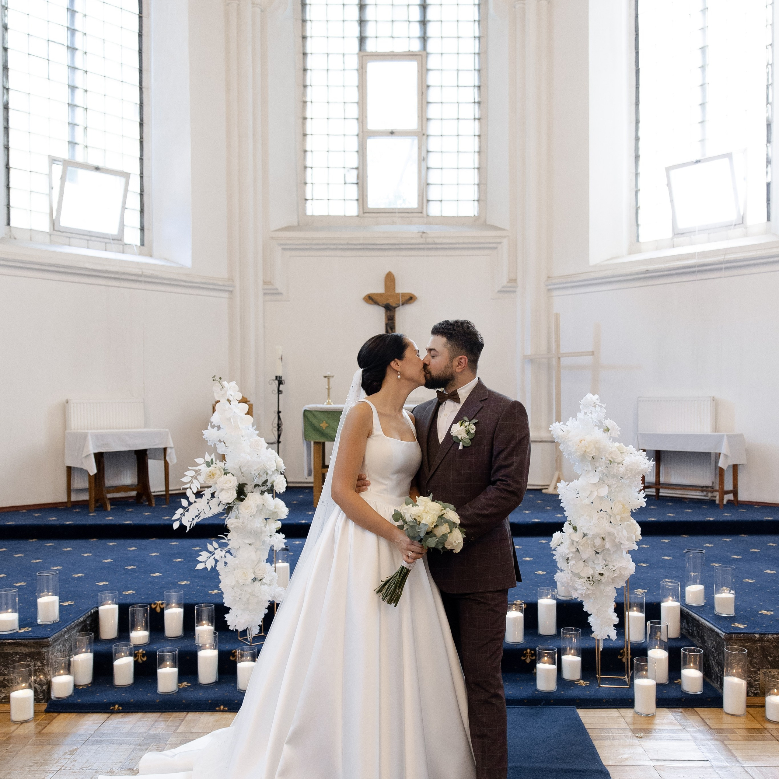 Любовь у алтаря