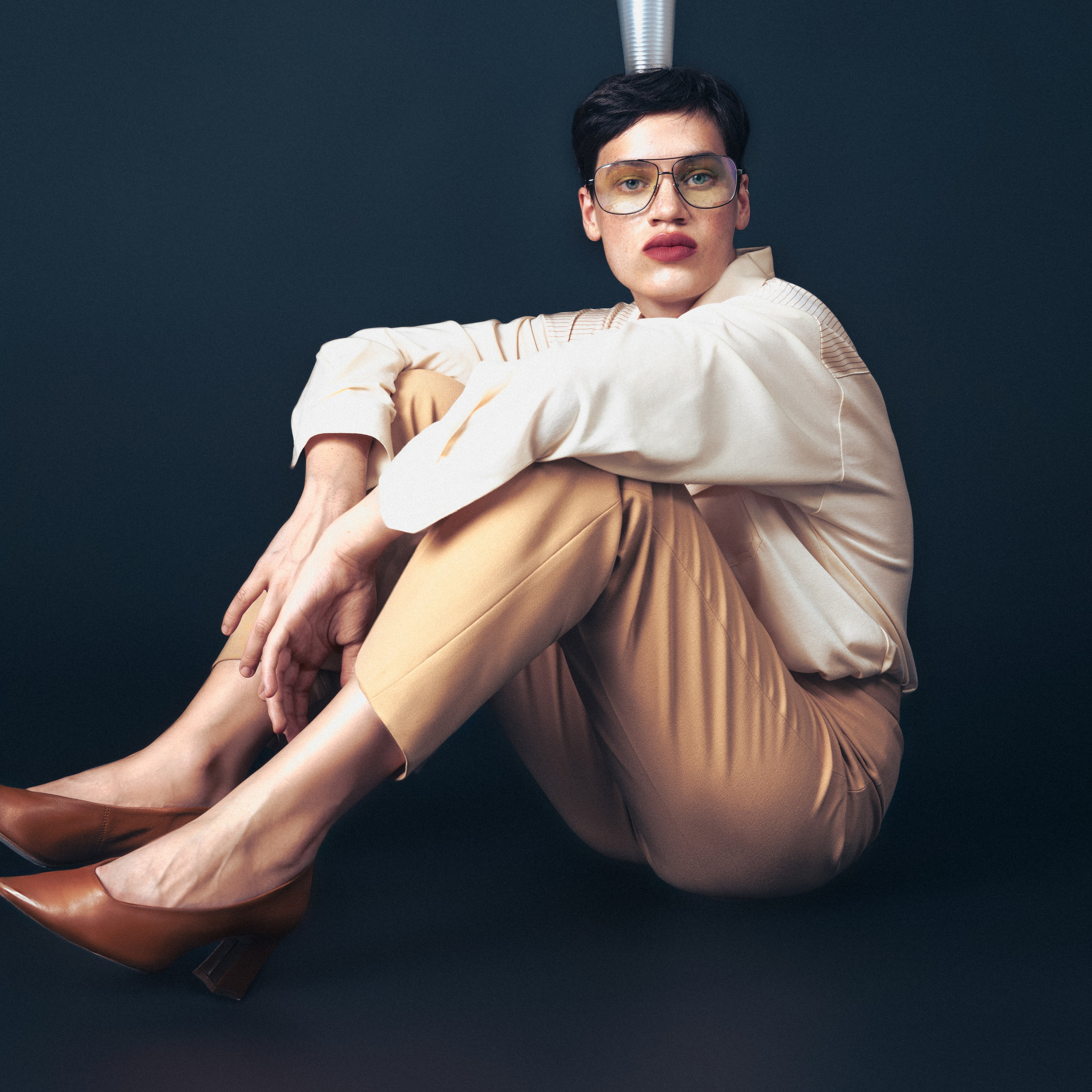 LOOKBOOK OFFICE. Hope_retouch