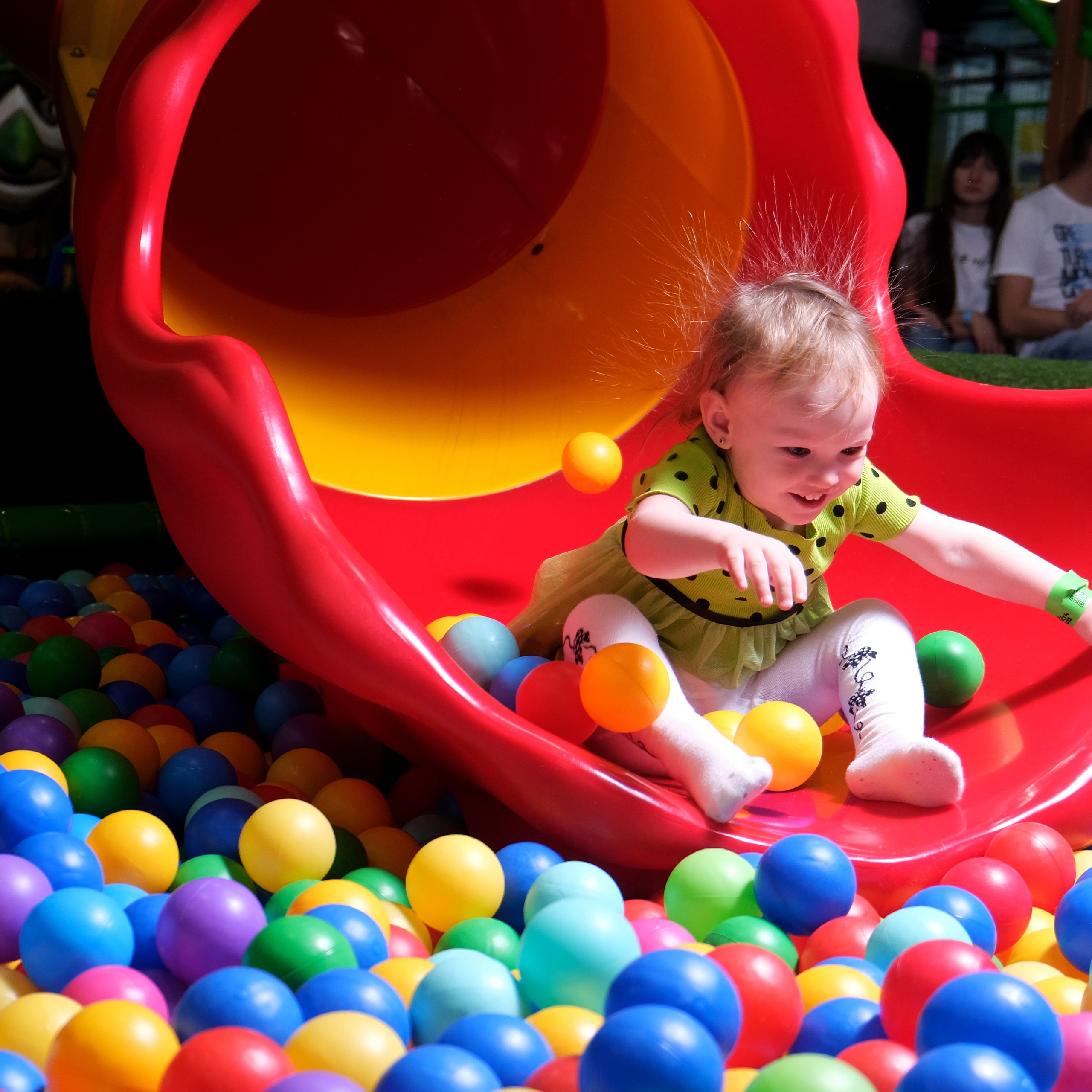 Оля на дне рождения Миши. Фотограф Андрей Богач