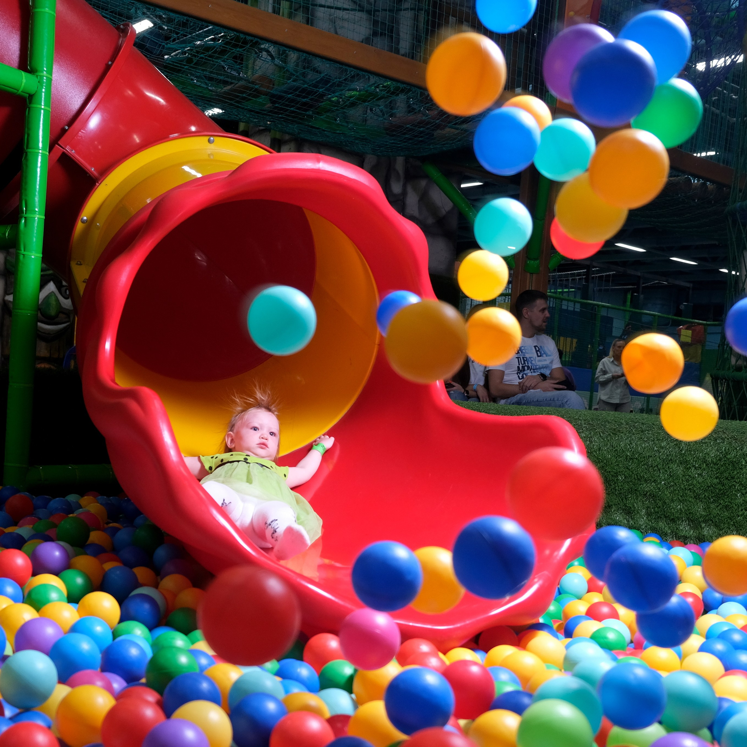 Оля на дне рождения Миши. Фотограф Андрей Богач