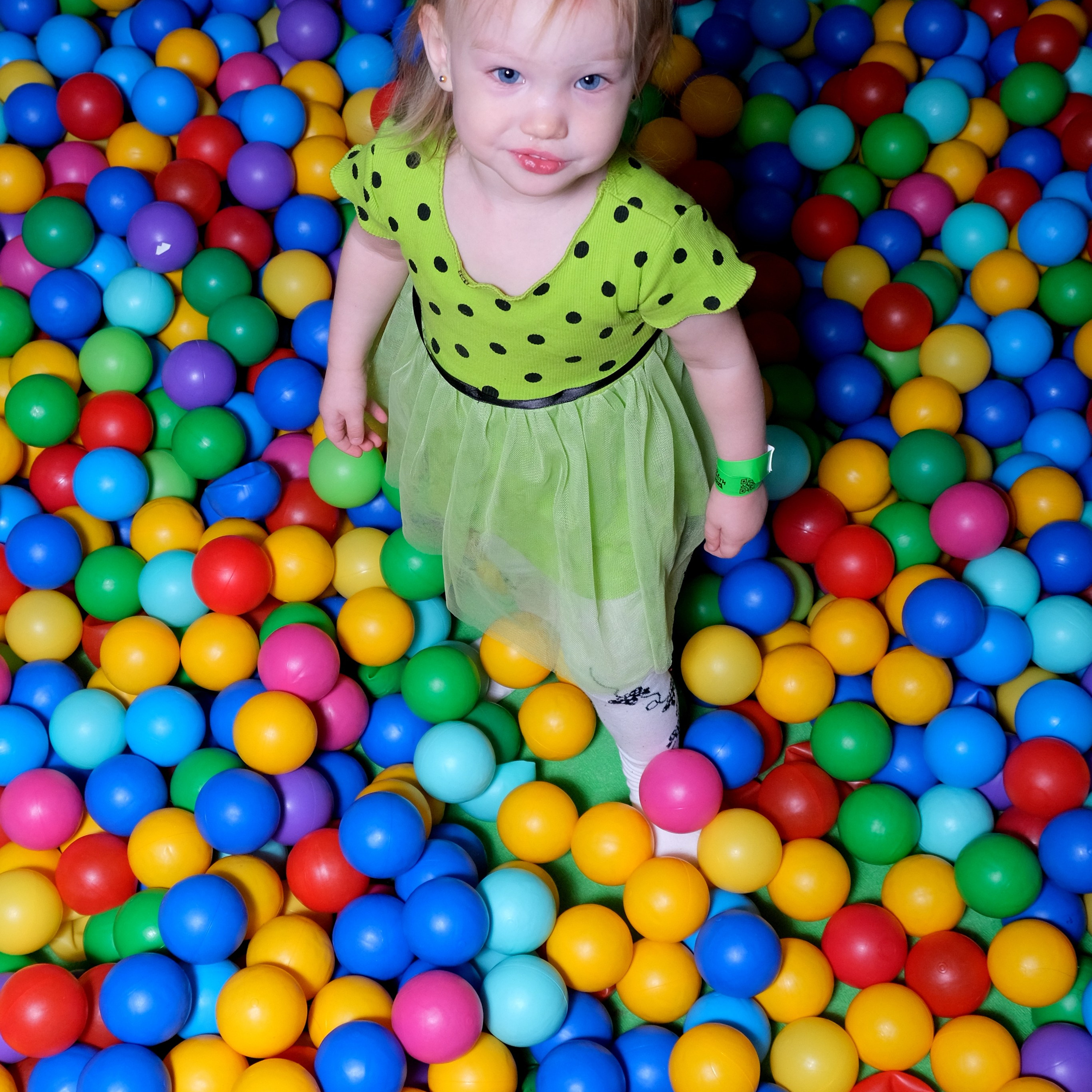 Оля на дне рождения Миши. Фотограф Андрей Богач