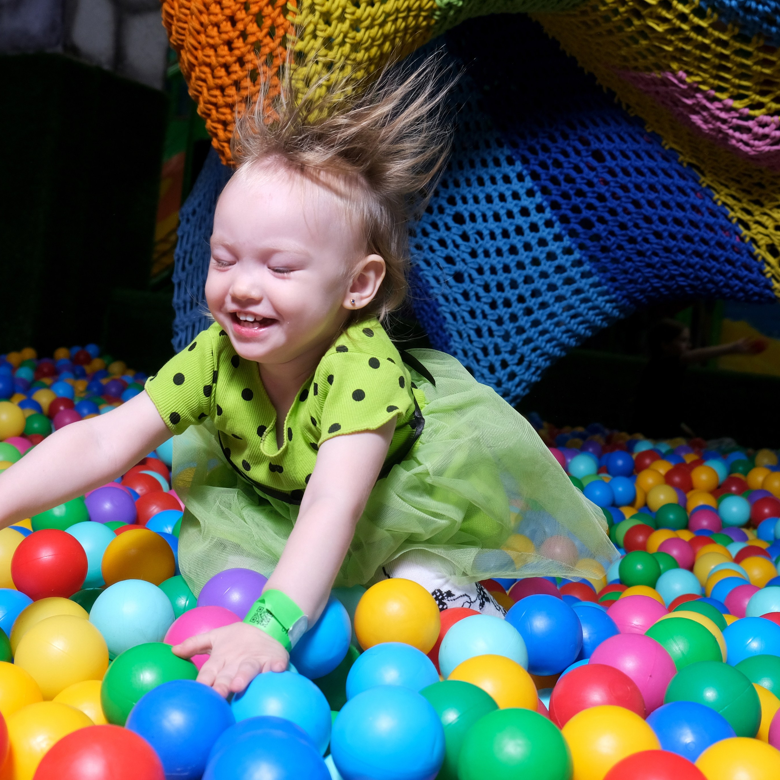 Оля на дне рождения Миши. Фотограф Андрей Богач
