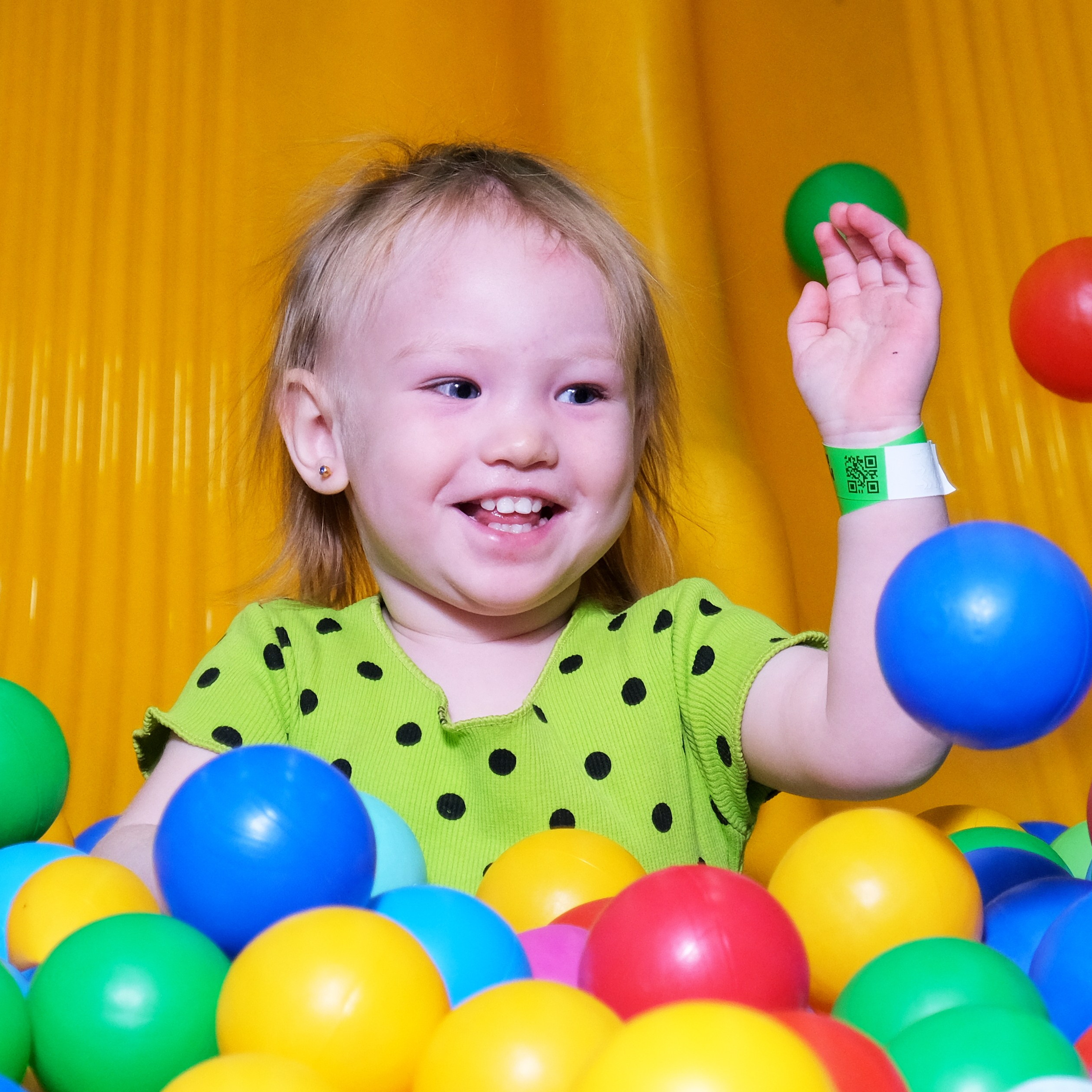 Оля на дне рождения Миши. Фотограф Андрей Богач