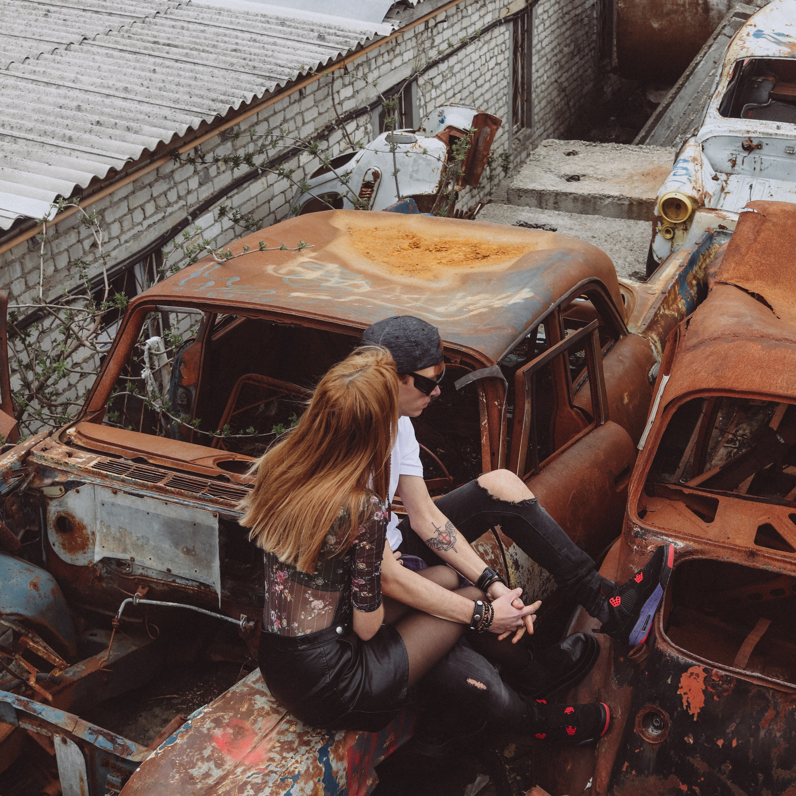 Лавстори среди старых машин