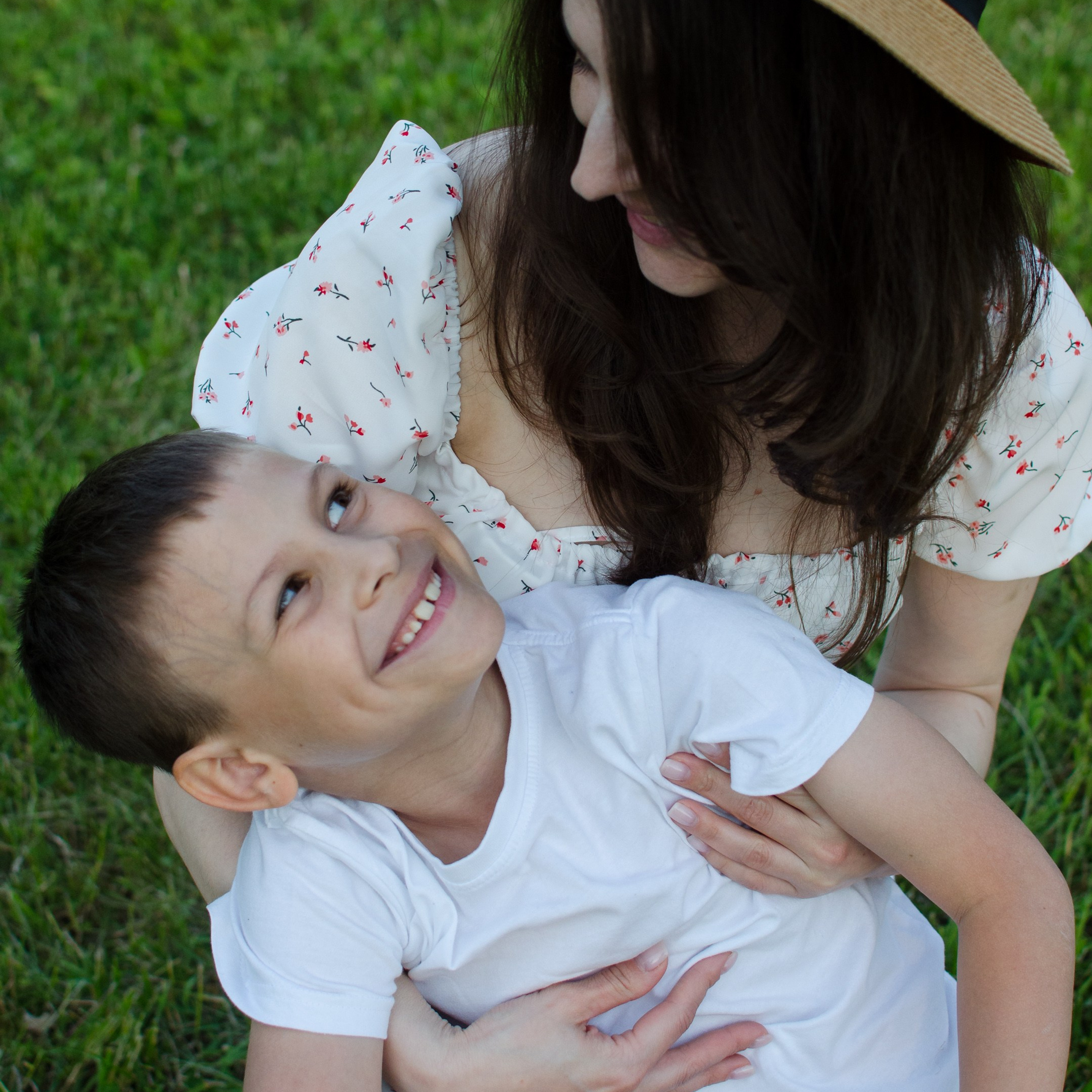 Мама с сыном июль 2023