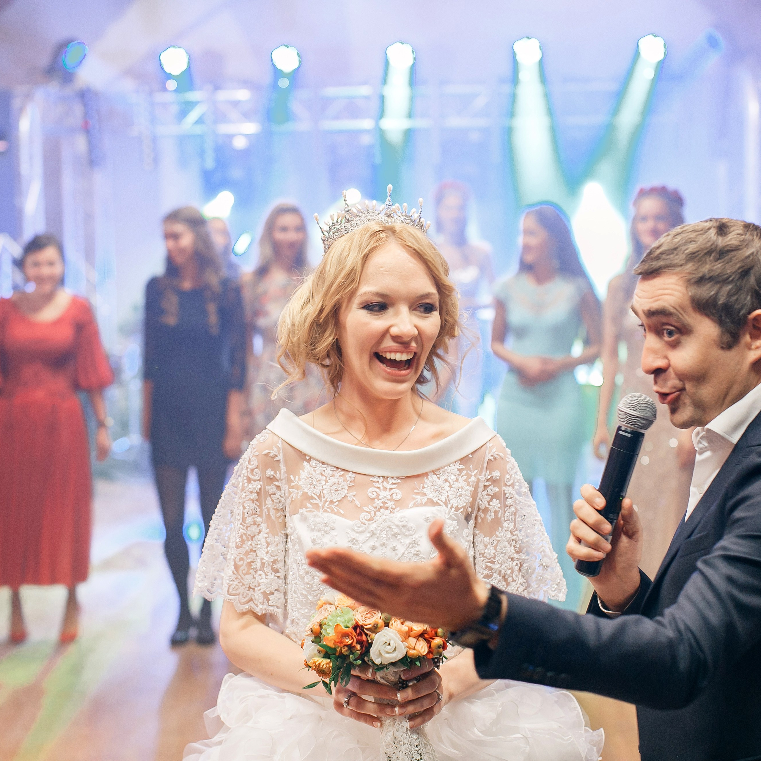 Ведущий Валерий Чигинцев