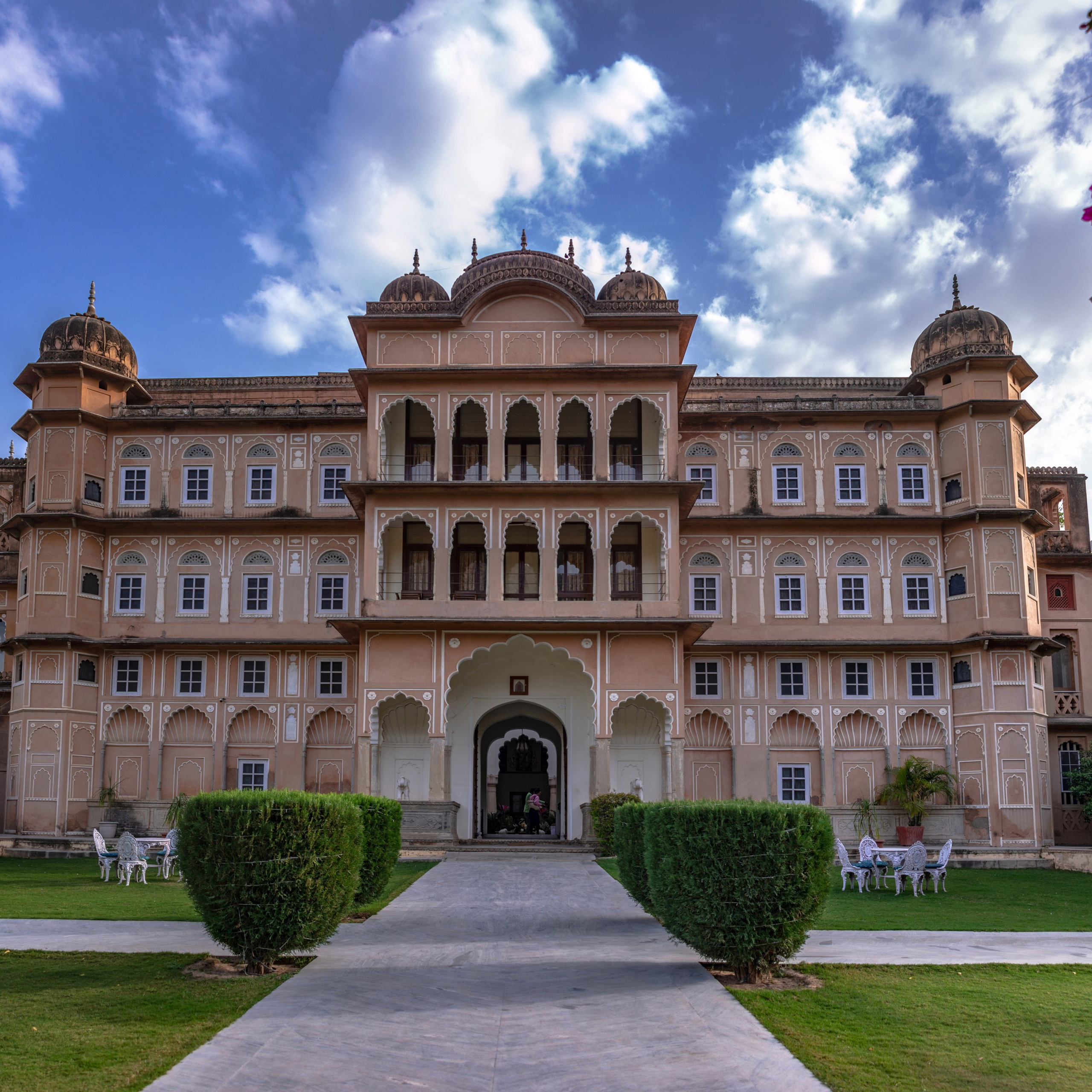 Дворец-отель Patan Mahal