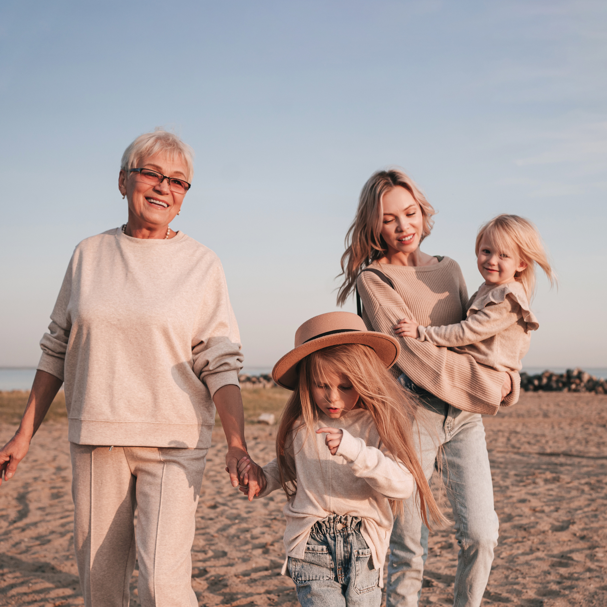 Семейная фотосессия на&nbsp;море осенью, Новосибирск