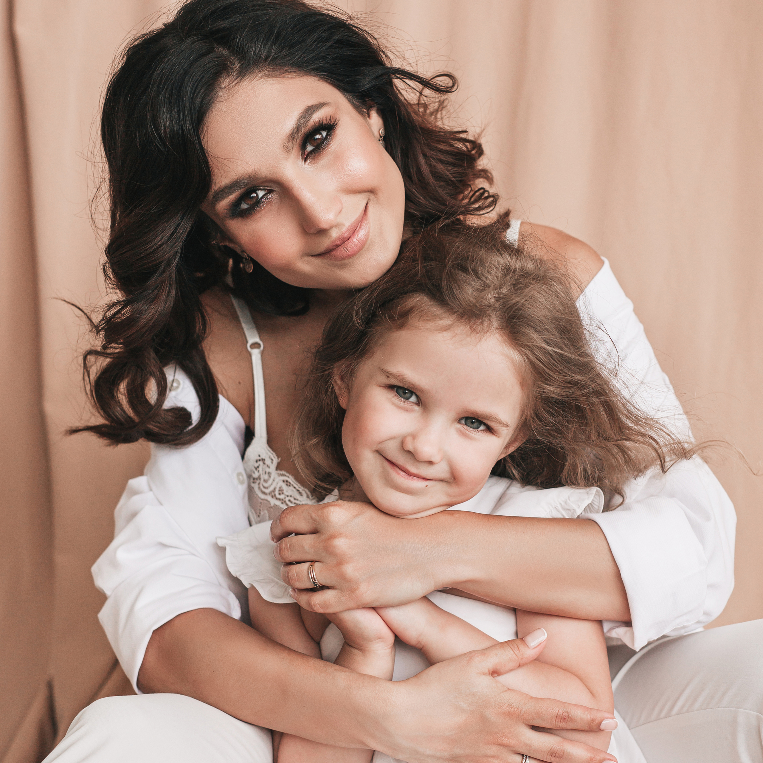 Семейная фотосессия в&nbsp;студии