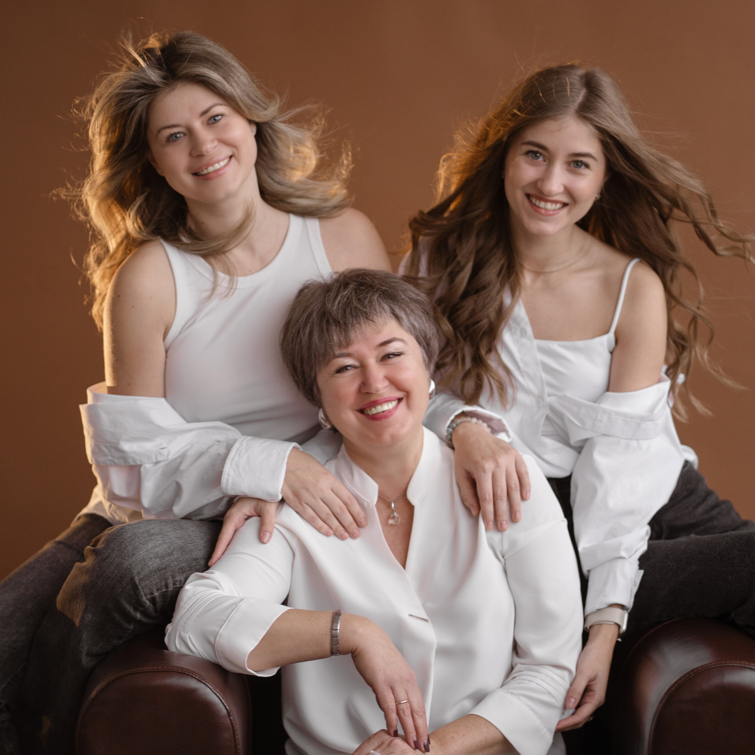 мама с дочками