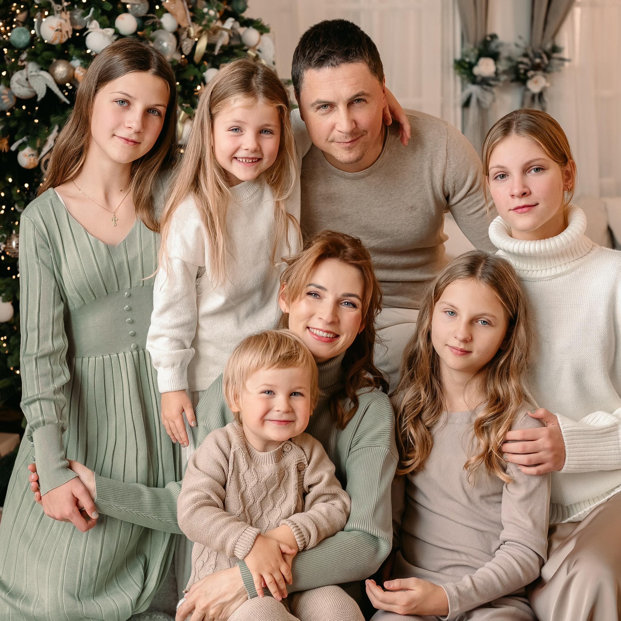 Александра и Семья