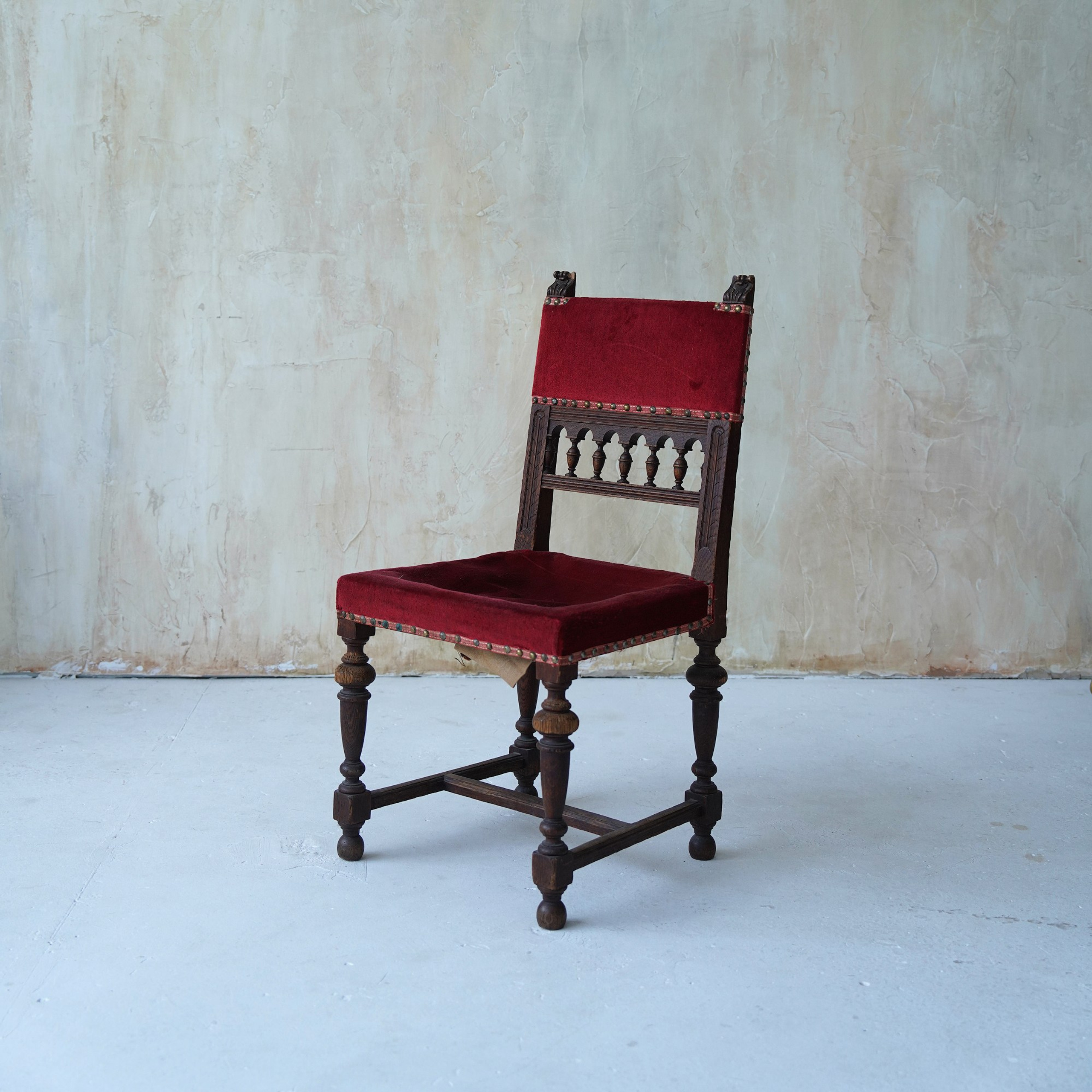 Стулья. Фотостудия Гранд в Санкт-Петербурге