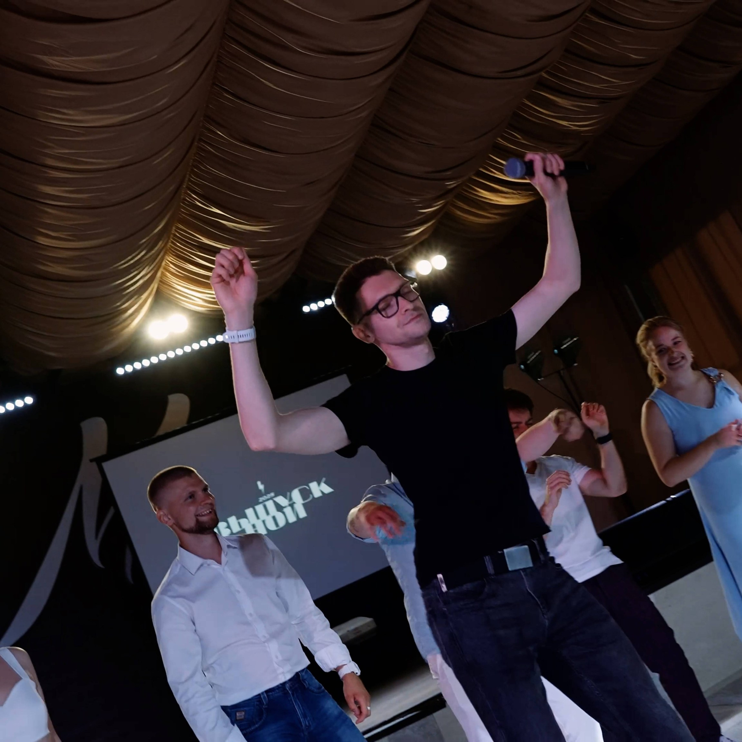 Пример отдачи всего выпускного. Видеограф в Иркутске Матвей Антонов