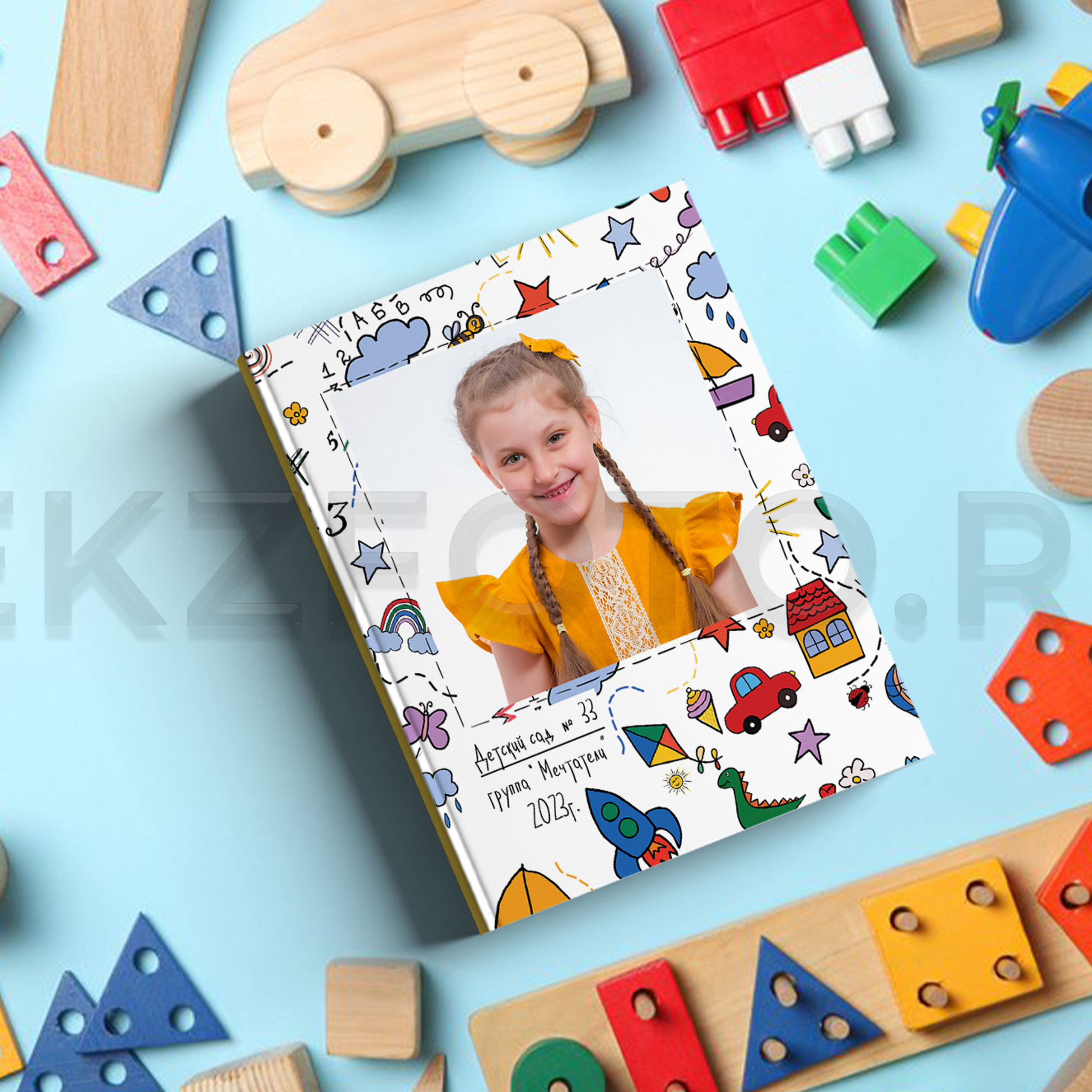 ОБЩАЯ фотокнига выпускника 21×30 см, 3 разворота