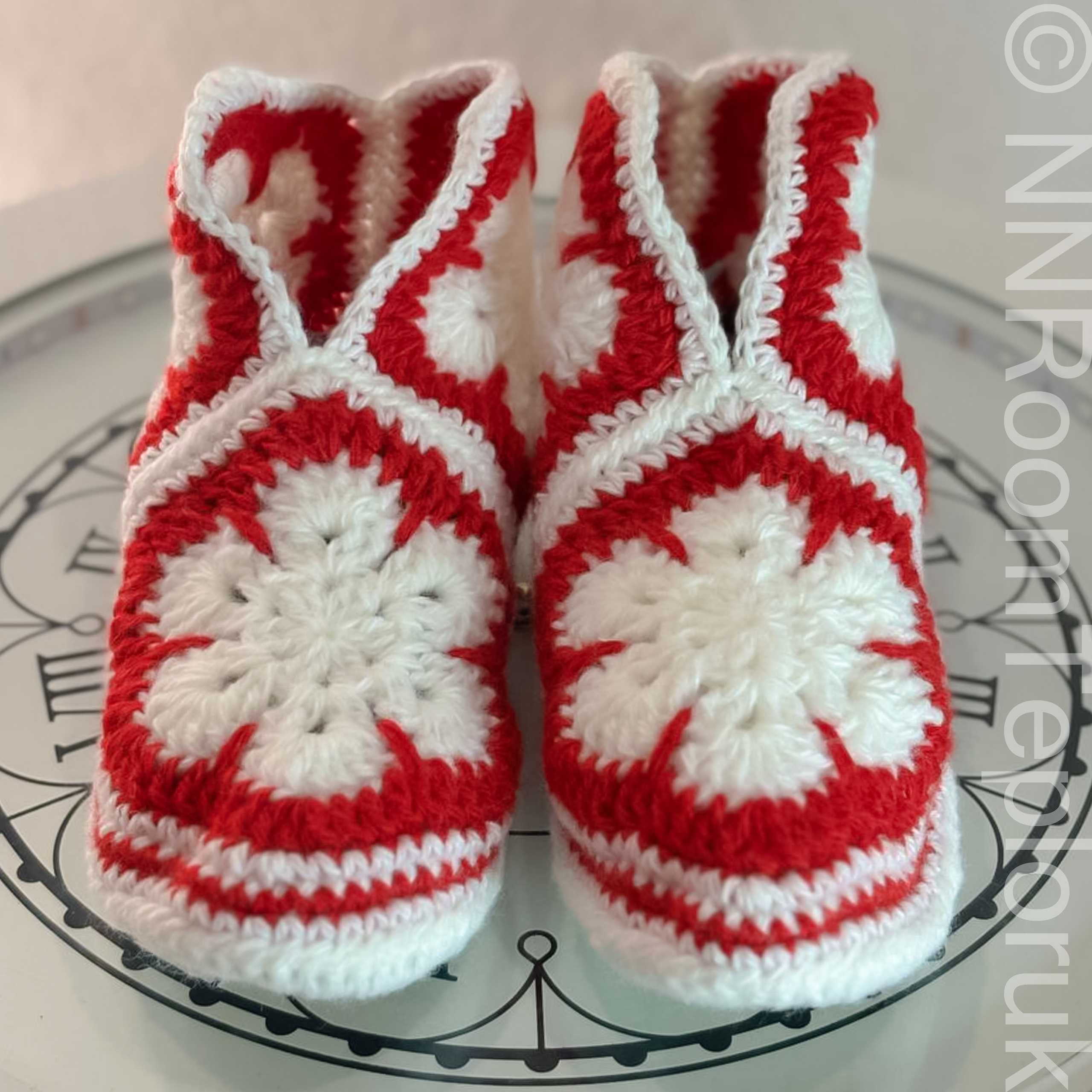 Тапочки красно-белые. NNRoomТеплорук