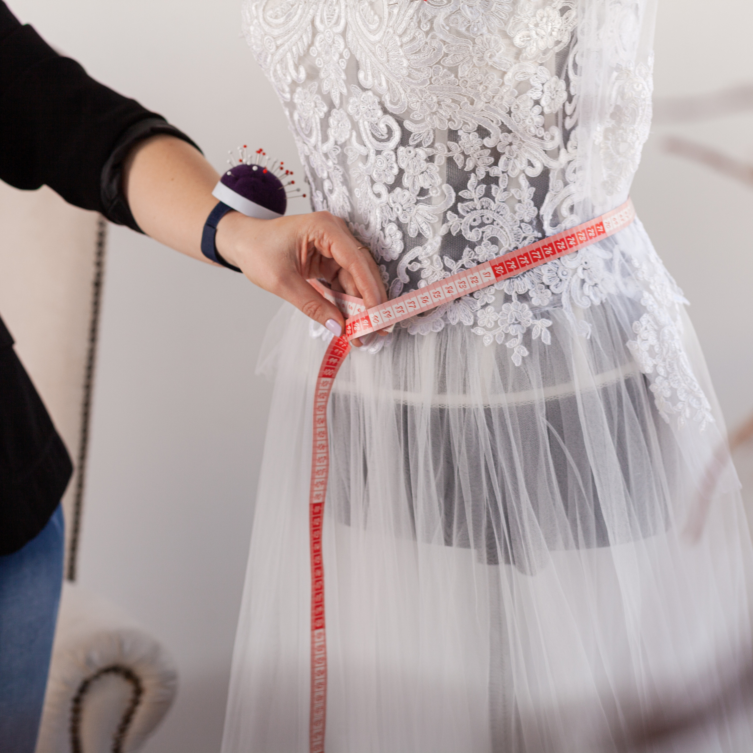 Виктория — дизайнер одежды