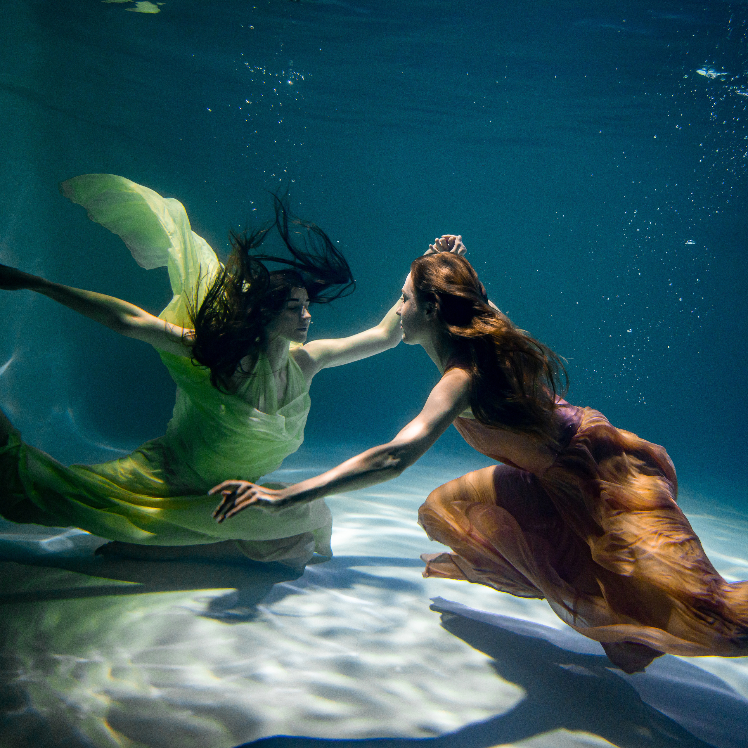 Дарья и Алена