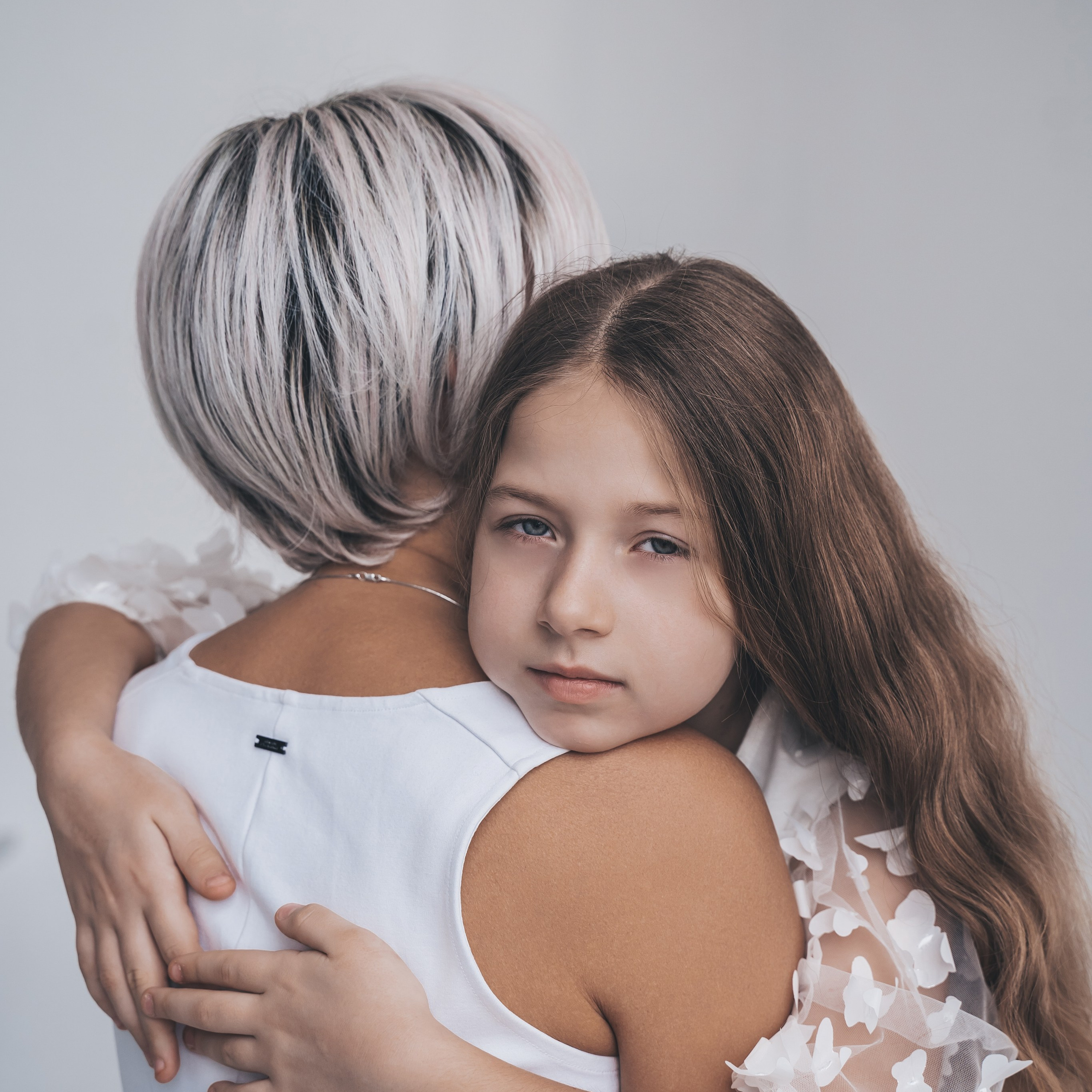 Семейная фотосессия в студии. Минимализм.