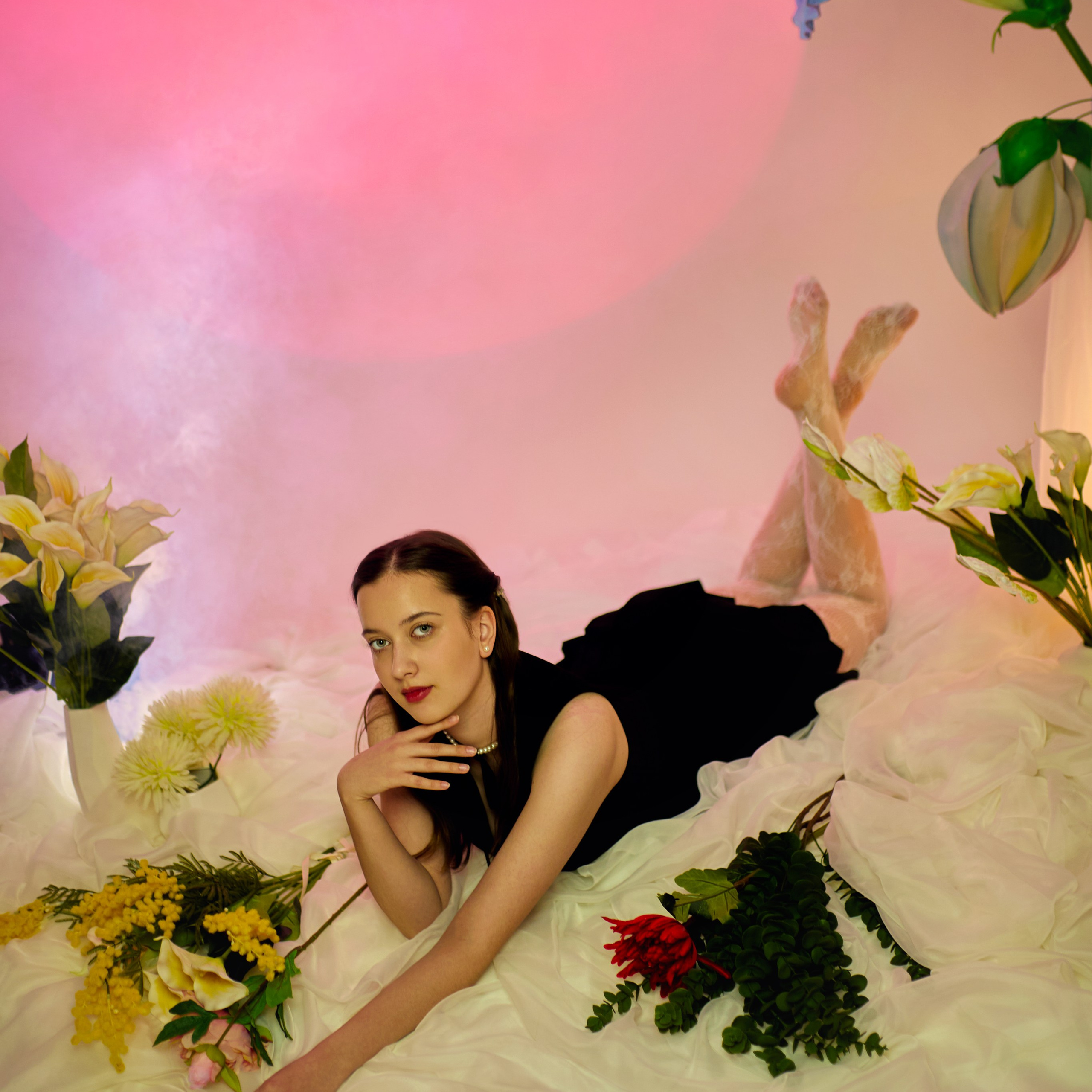 Цветной свет и цветы — фотодень