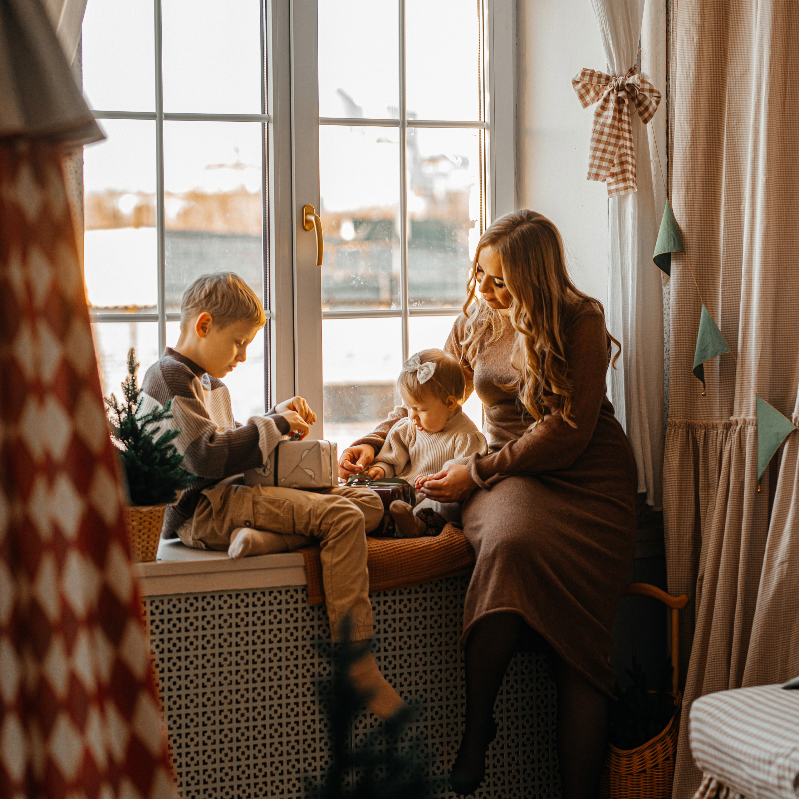 Лера, Арсений, Аврора