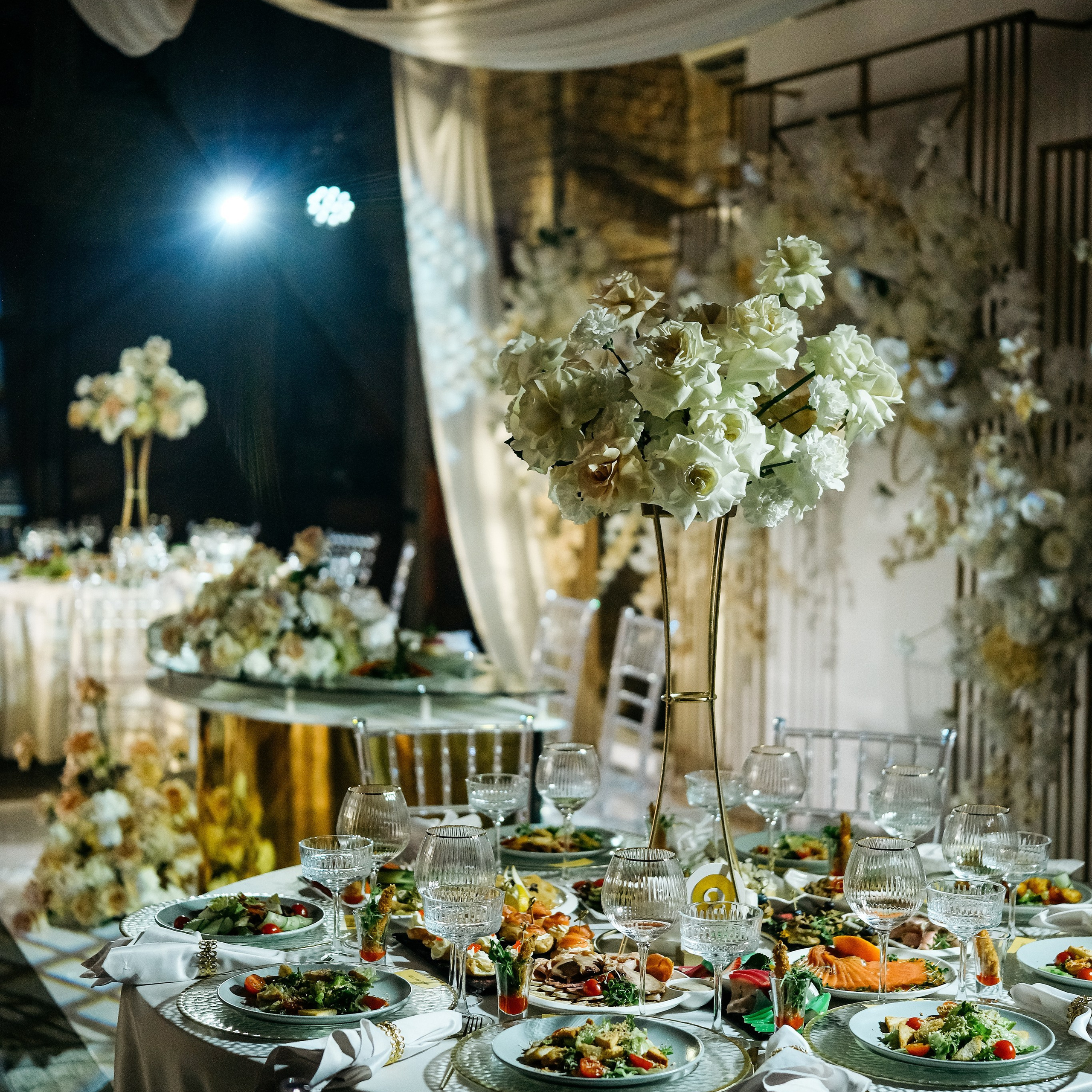 Свадьба Петра и Александры. Фотограф и видеограф в Тюмени Анна Жагорина, ваши фото еще не отдавали так быстро!