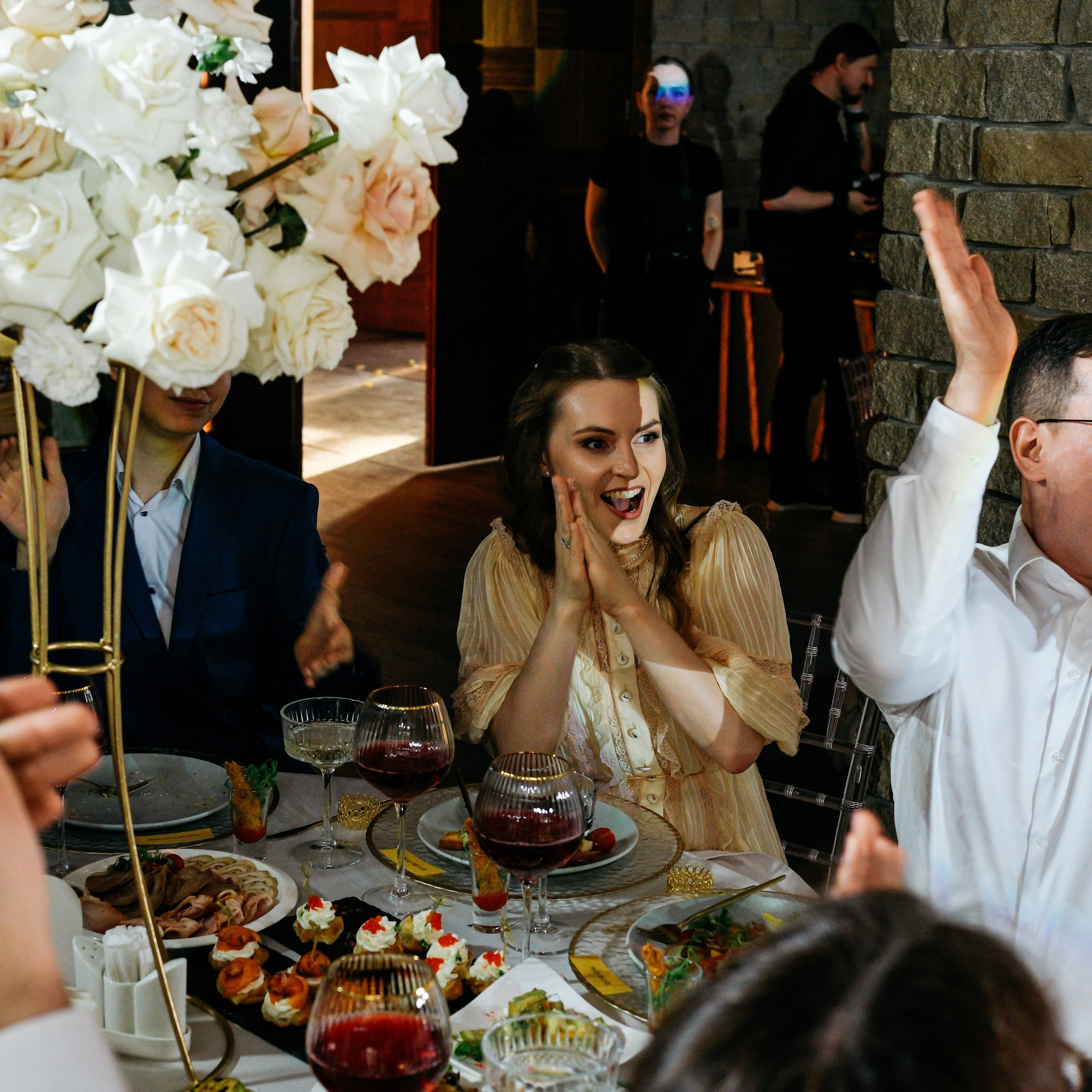 Свадьба Петра и Александры. Фотограф и видеограф в Тюмени Анна Жагорина, ваши фото еще не отдавали так быстро!