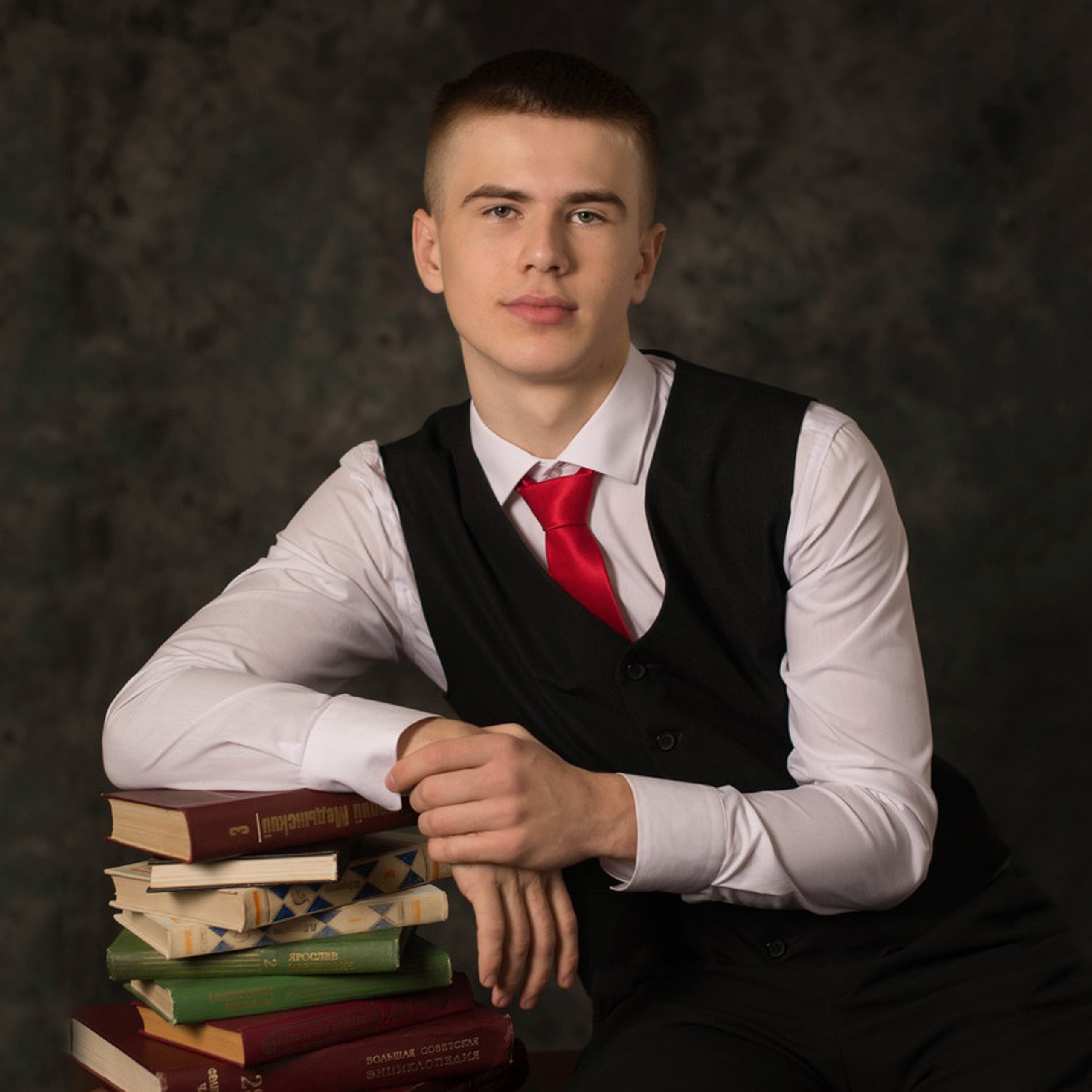 Школьный выпускной альбом для 11 класса в Челябинске.