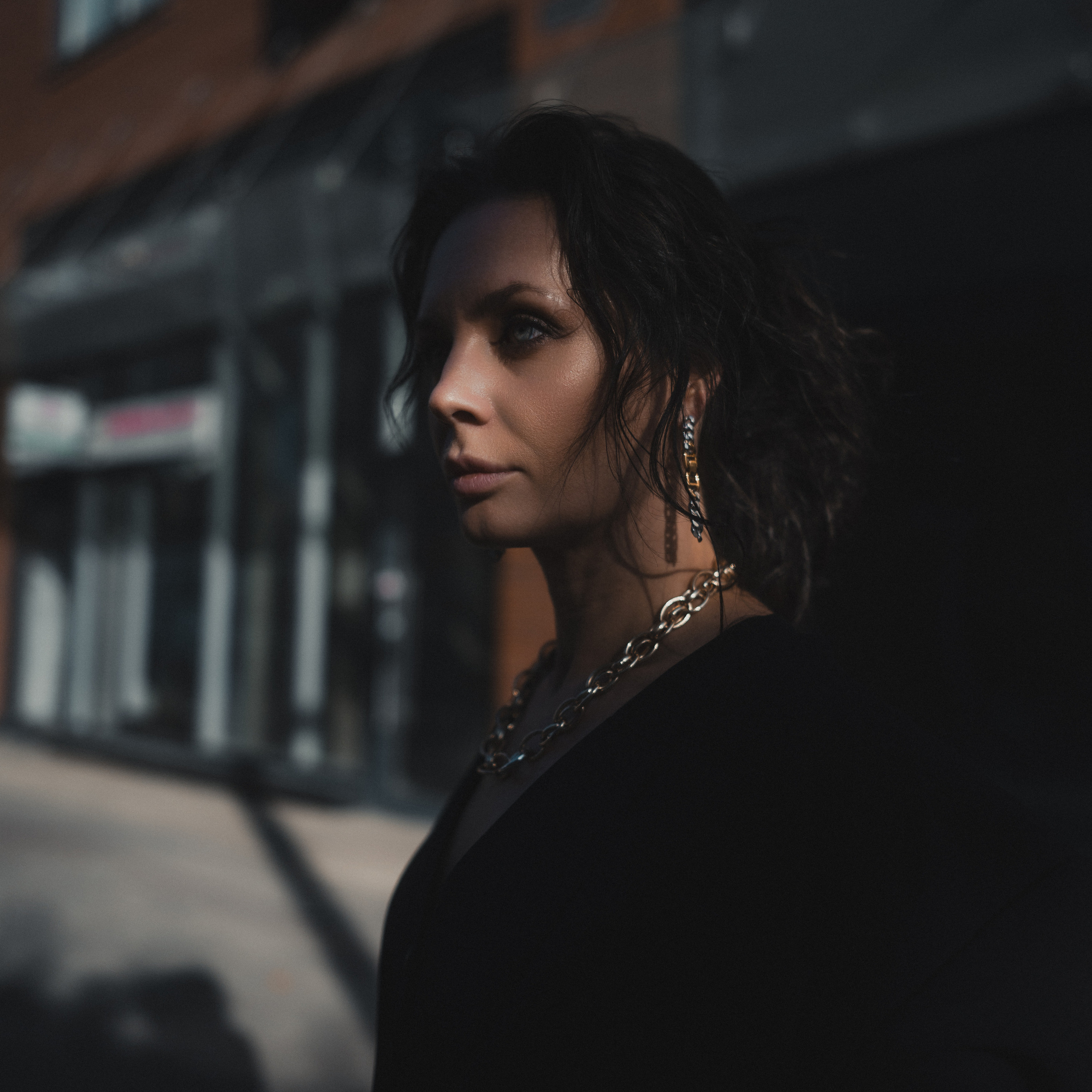 Уличная фотосессия с Настей Фаттаховой на территории ЖК ЗИЛ АРТ в Москве