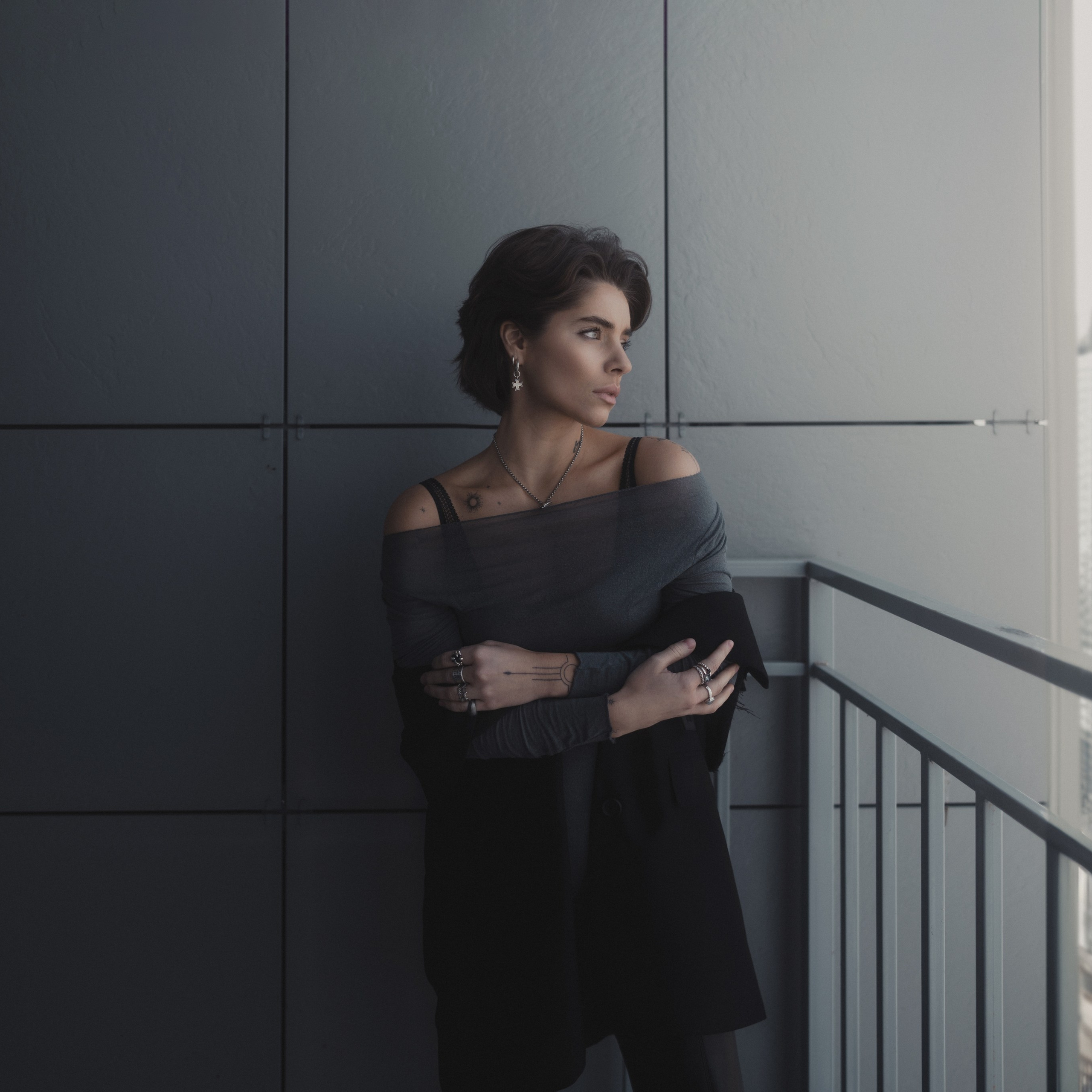 Уличная фотосессия с Дианой на территории ЖК 5 Звезд